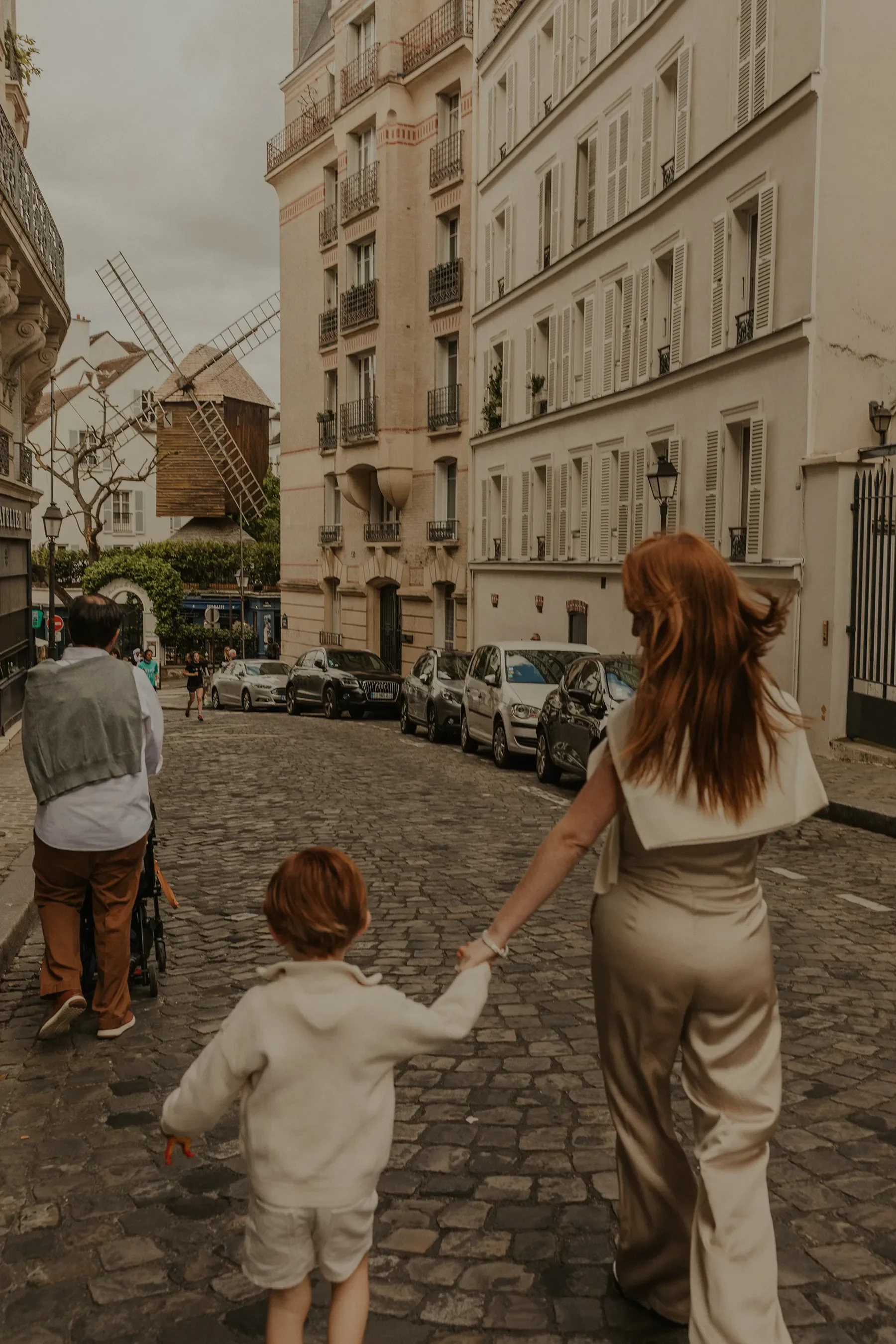 Family Montmartre Paris.webp