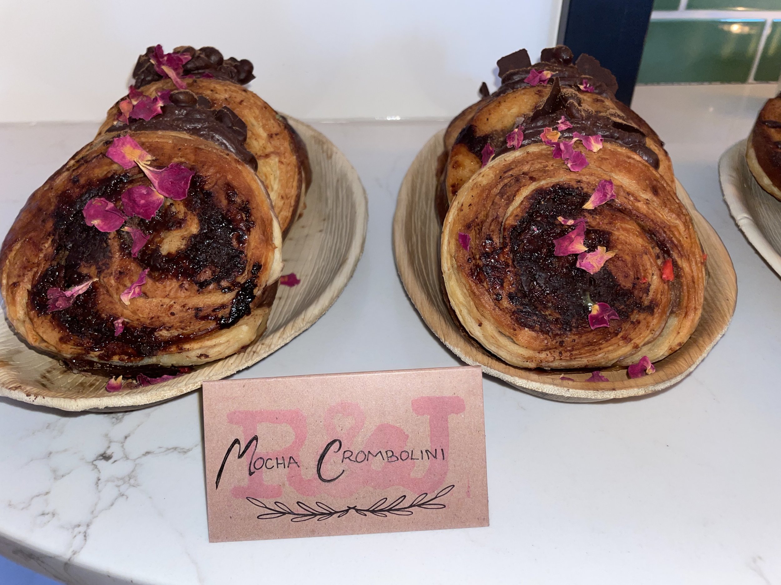 Mocha Crombolini
