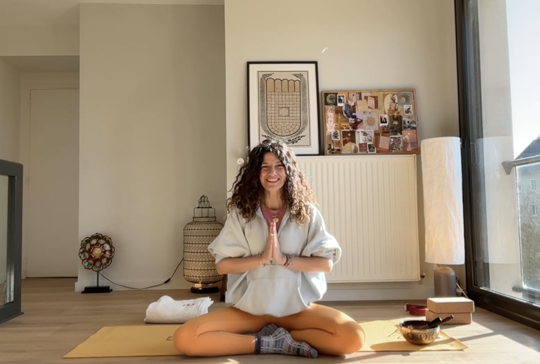 yoga-chakra-plexus-solaire-surya-ragazza-holistique.png