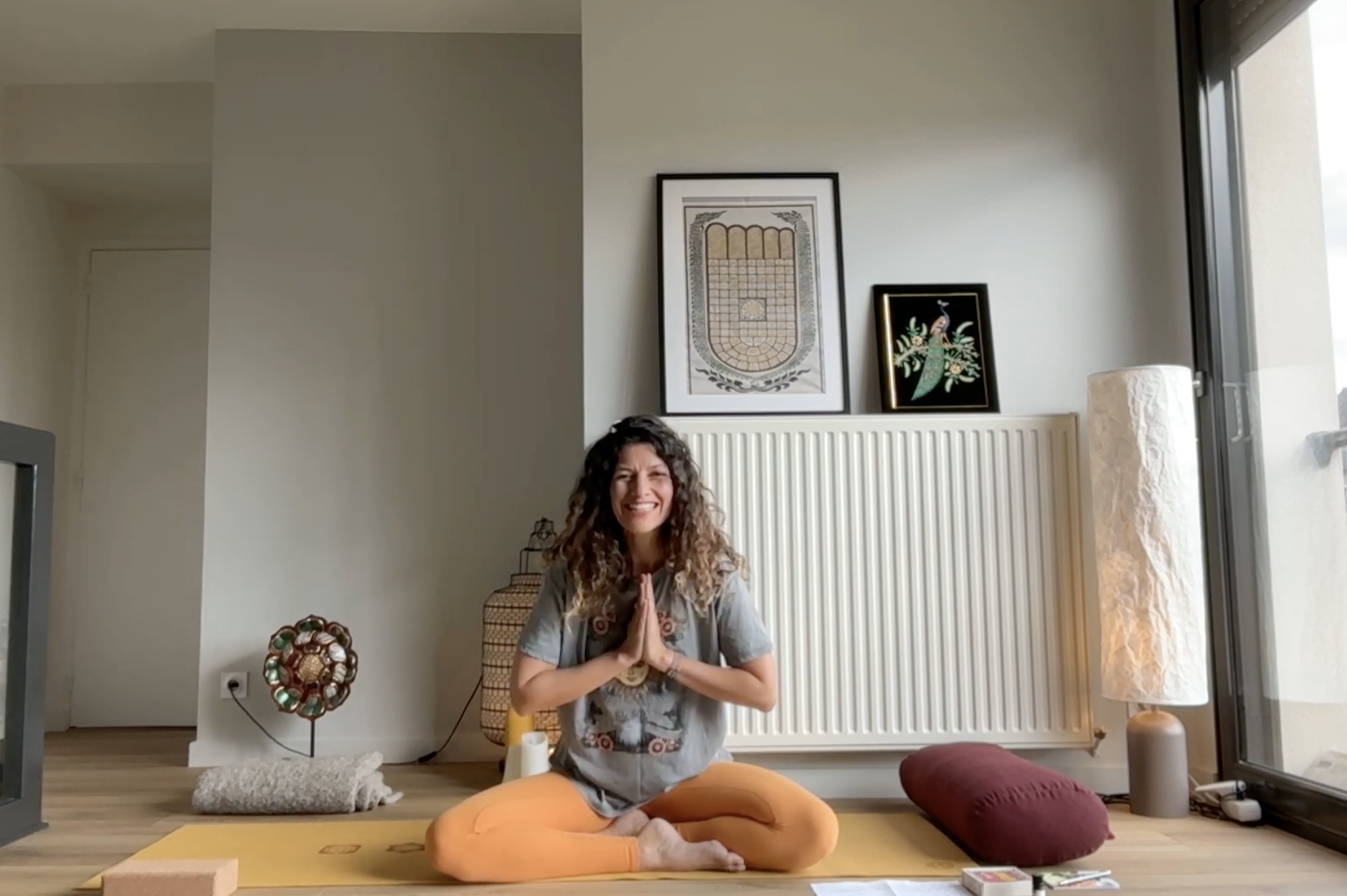 yoga-lacher-prise-transition-vers-automne-surya-ragazza.png