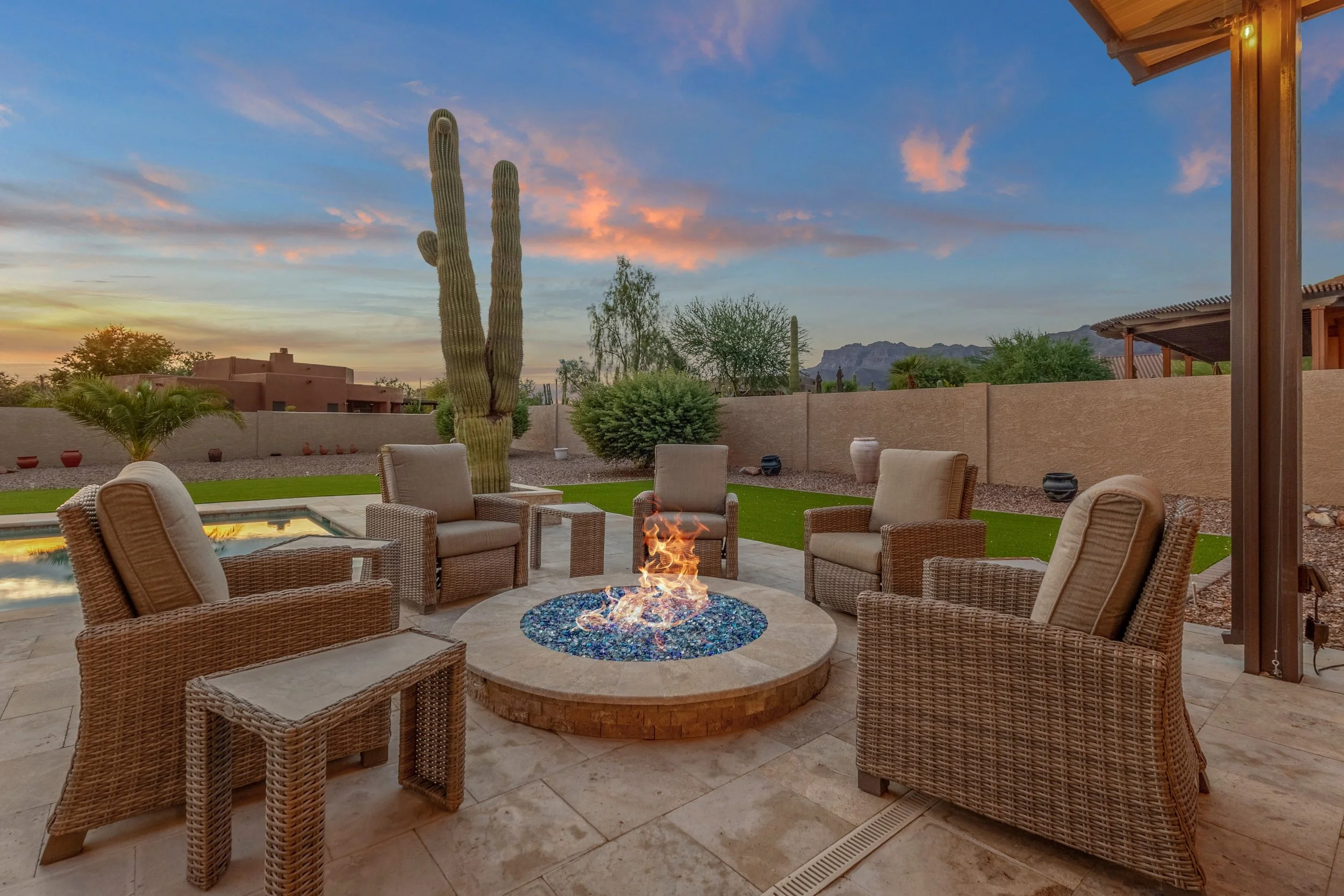 017_Firepit Patio.jpg