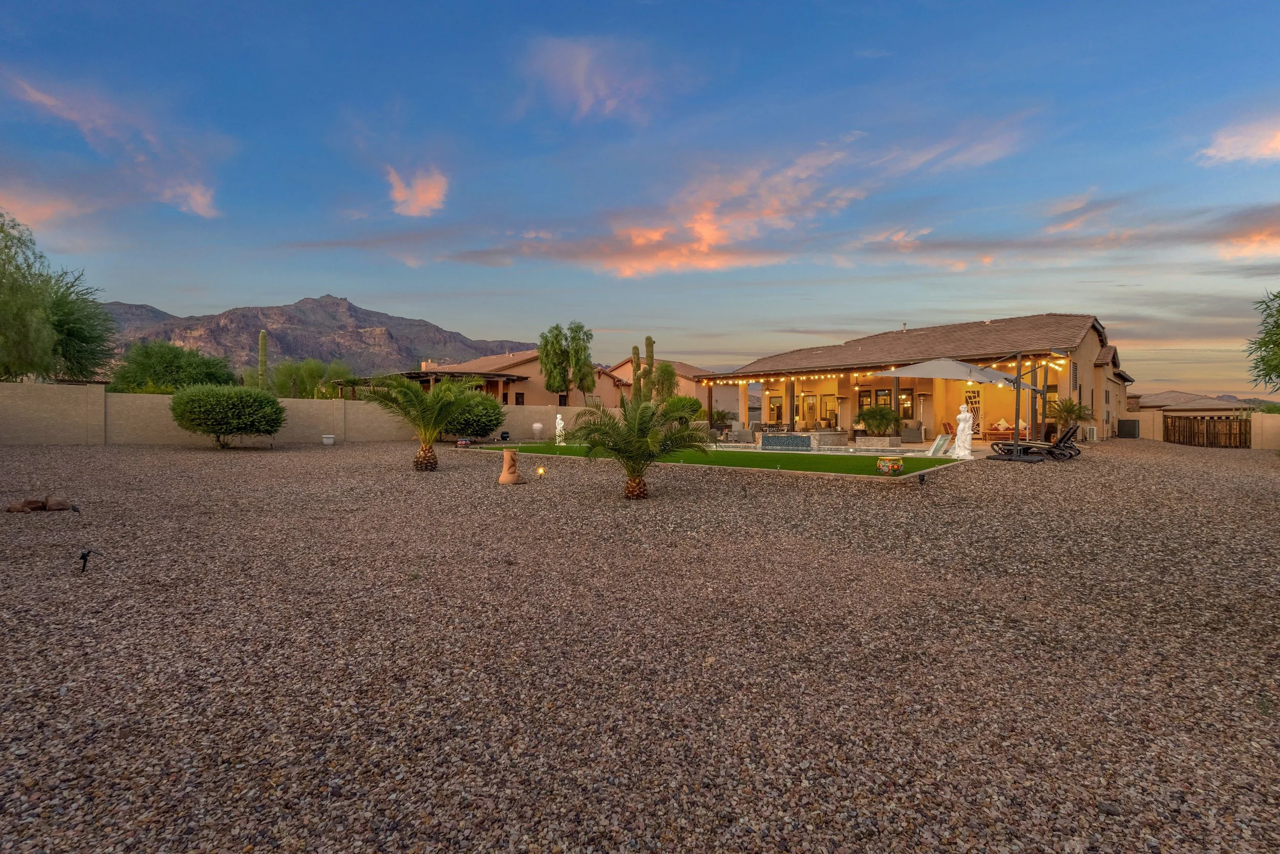 019_Large Backyard.jpg