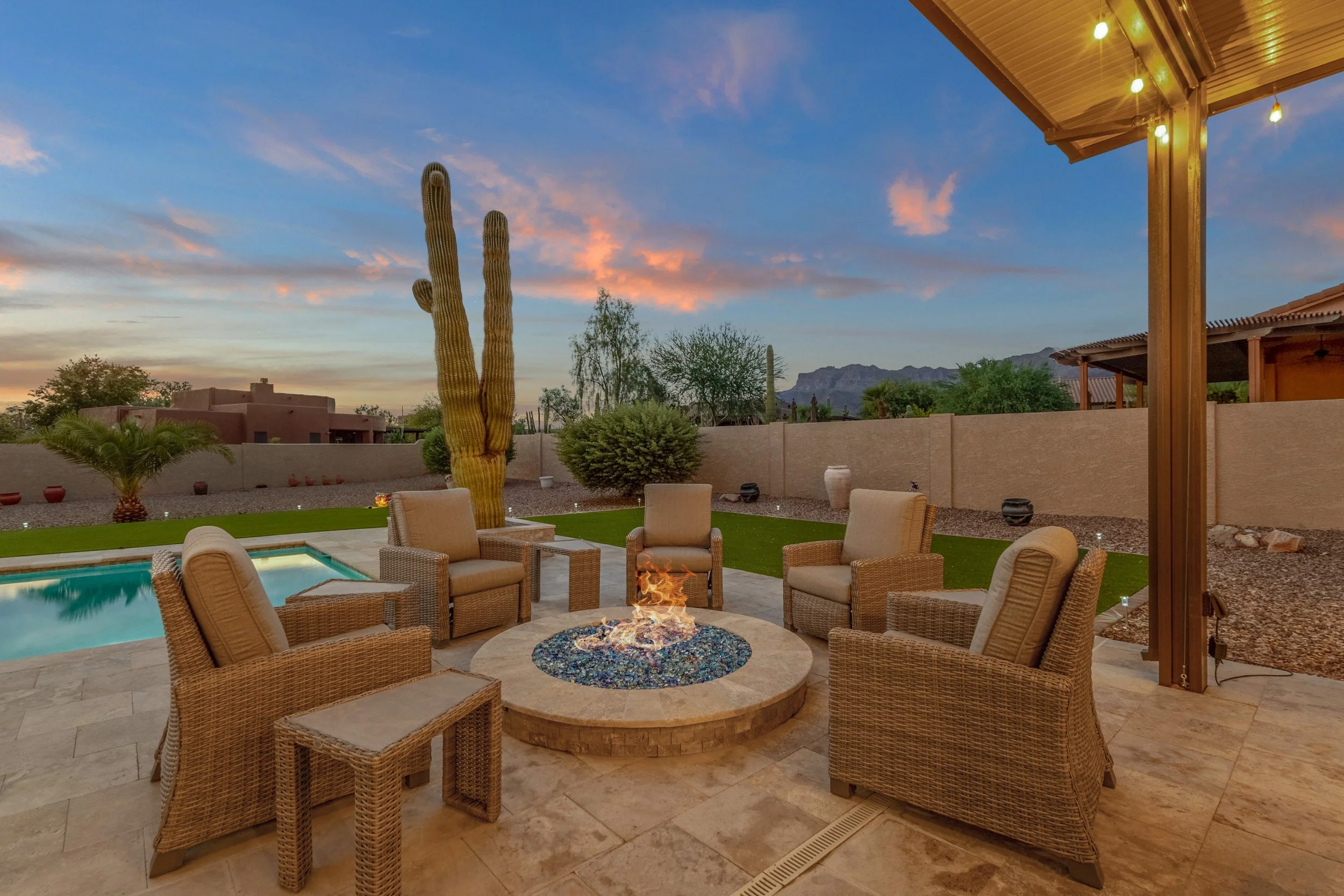 026_Firepit Patio.jpg