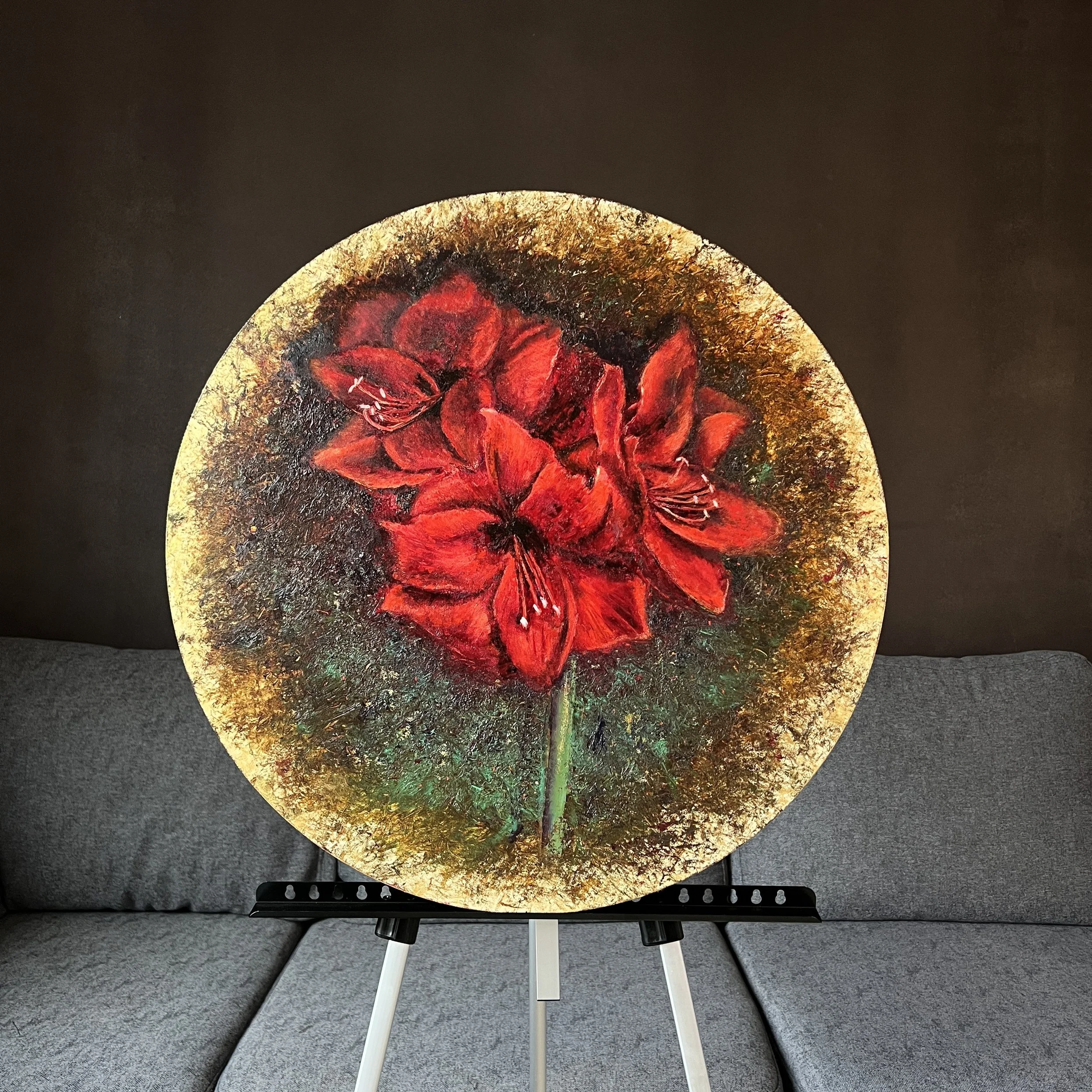 Amaryllis, Round Canvas