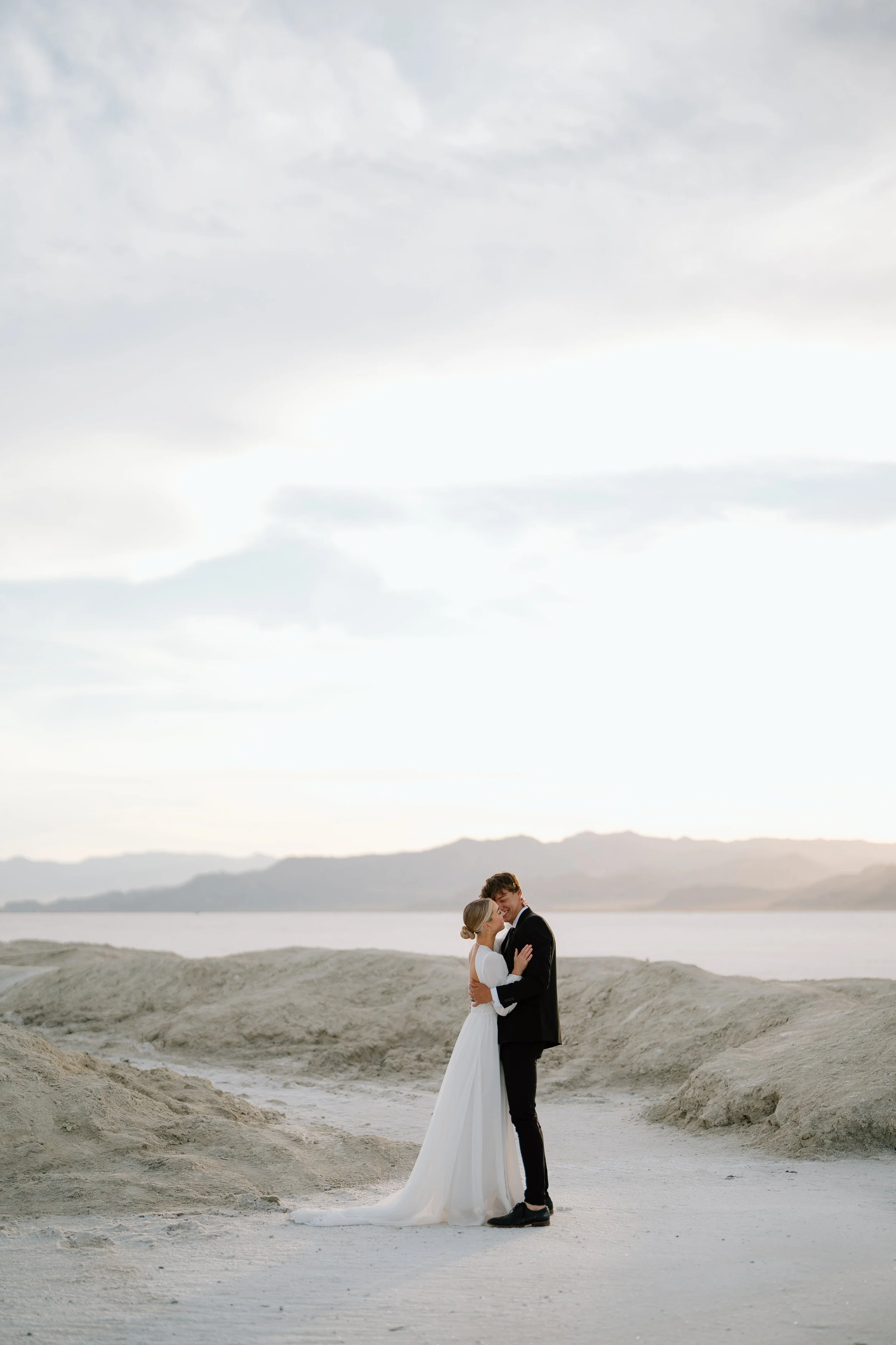 Dreamy Utah Salt Flats Bridals | Bonneville Salt Flats Elopement Inspiration