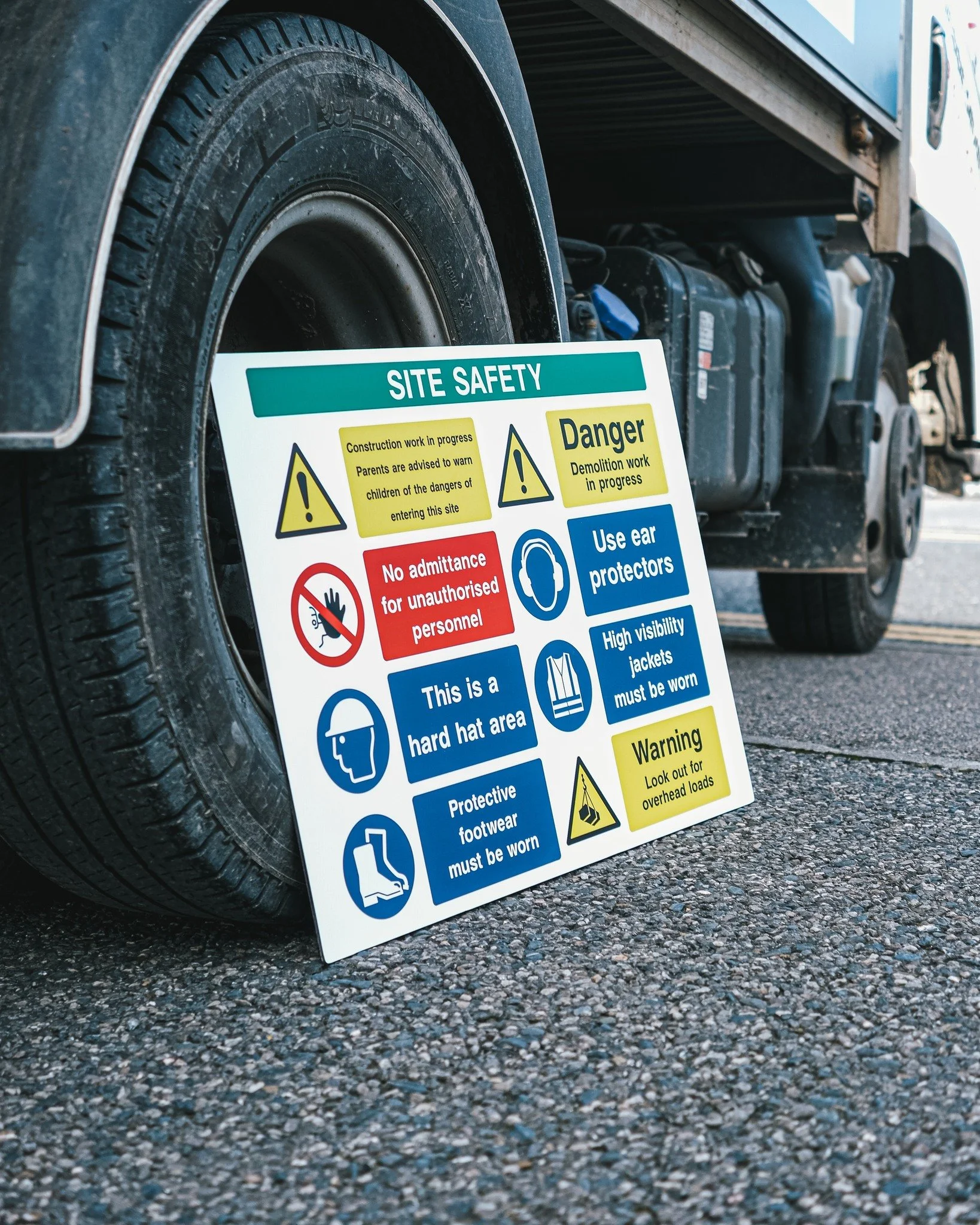⚠️ Site safety signs 🦺
Custom designs, fully compliant and tailored to your site requirements. Available on a wide range of materials.

From simple notices to full site safety boards, clear signage helps keep everyone informed and meets current regu