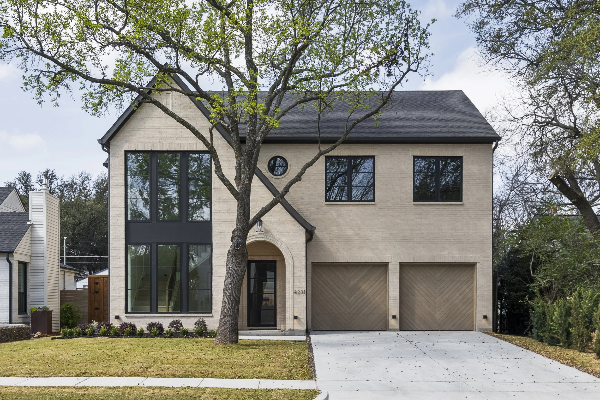 4231 Concho St - Front Exteriorjpg.jpg