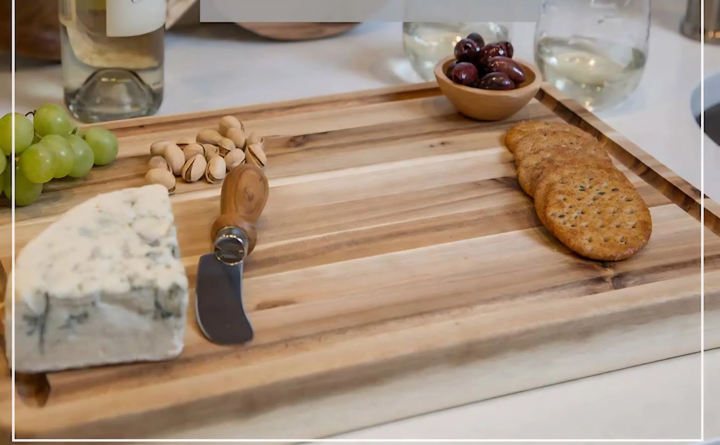 Acacia cutting board