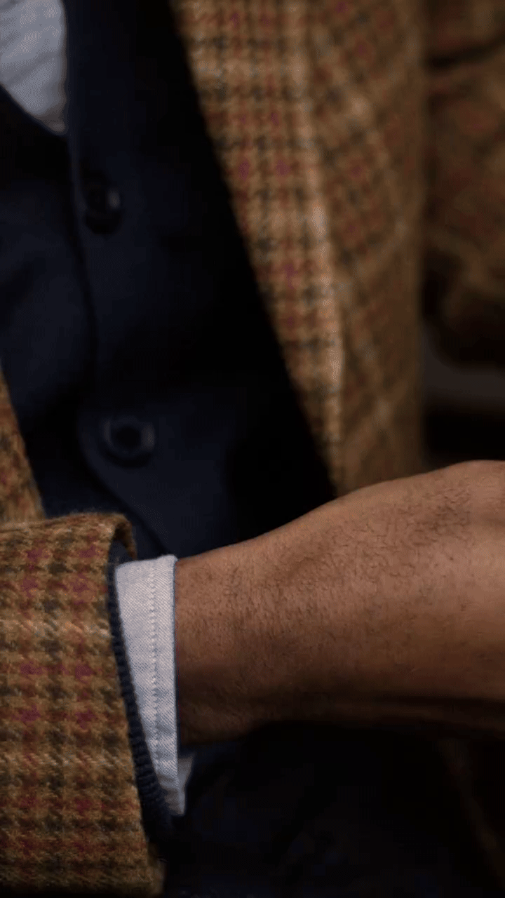 GANT-MINI-ezgif.com-video-to-gif-converter.gif