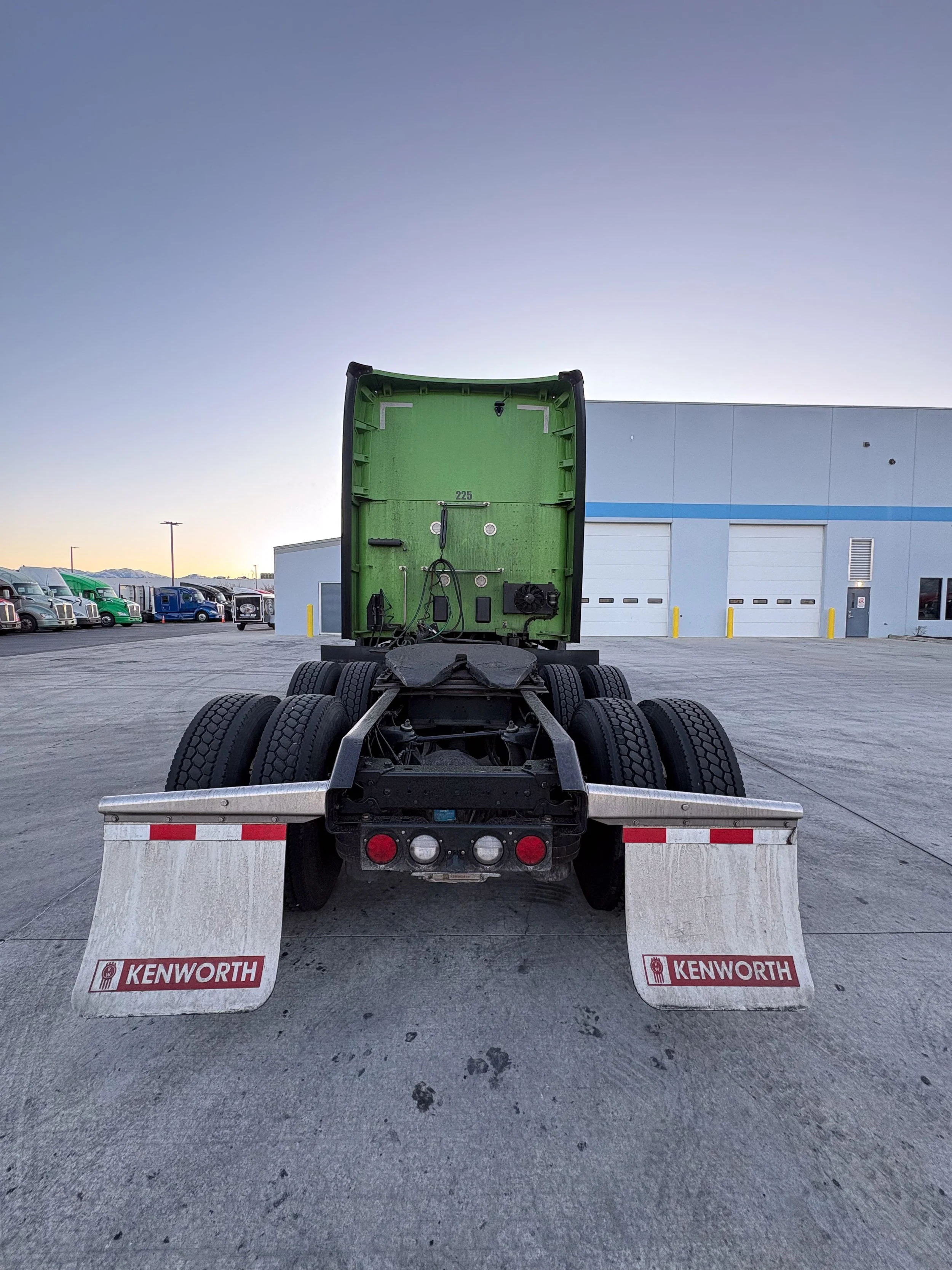03-green-kenworth-t680-rear.jpg