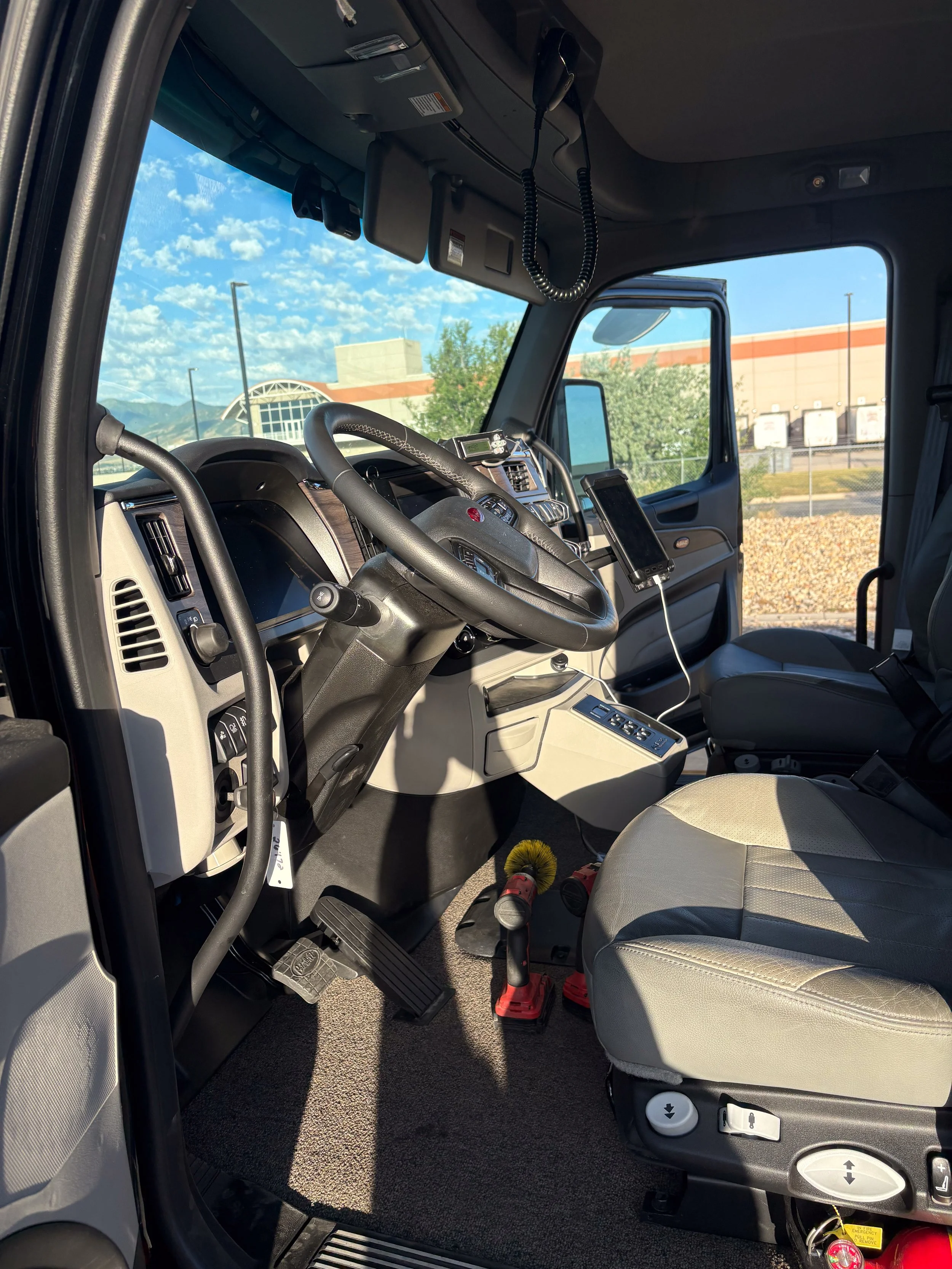 58-black-peterbilt-579-interior-detail-in-progress.jpg