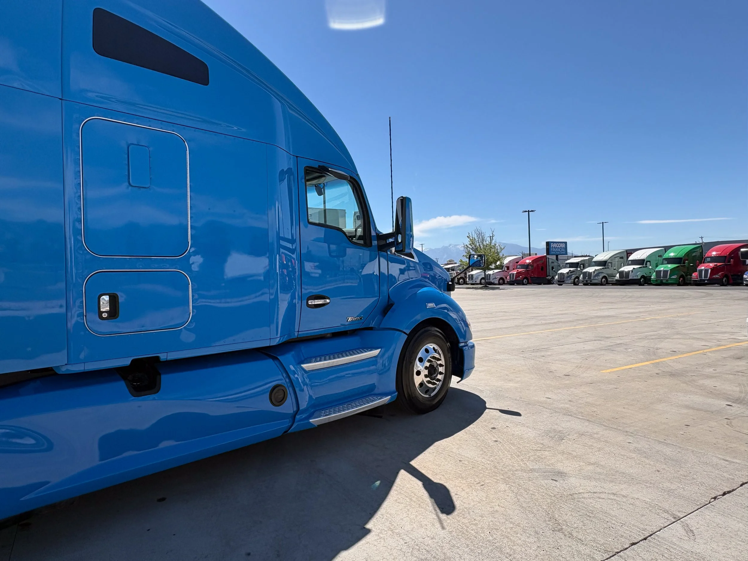 66-blue-kenworth-t680-driver-side-cab-after.jpg