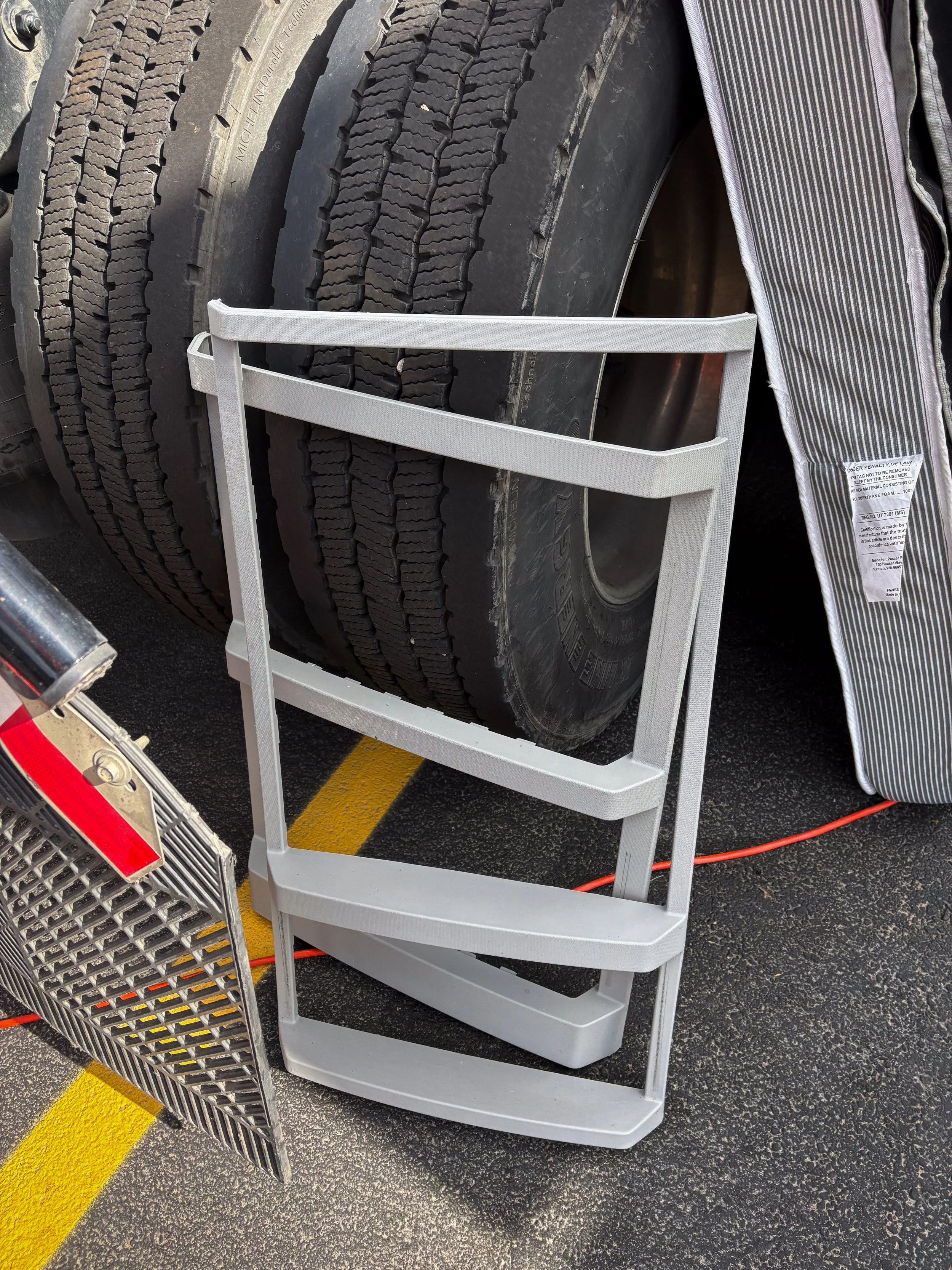 90-detailing-boarding-steps-cleaning.jpg