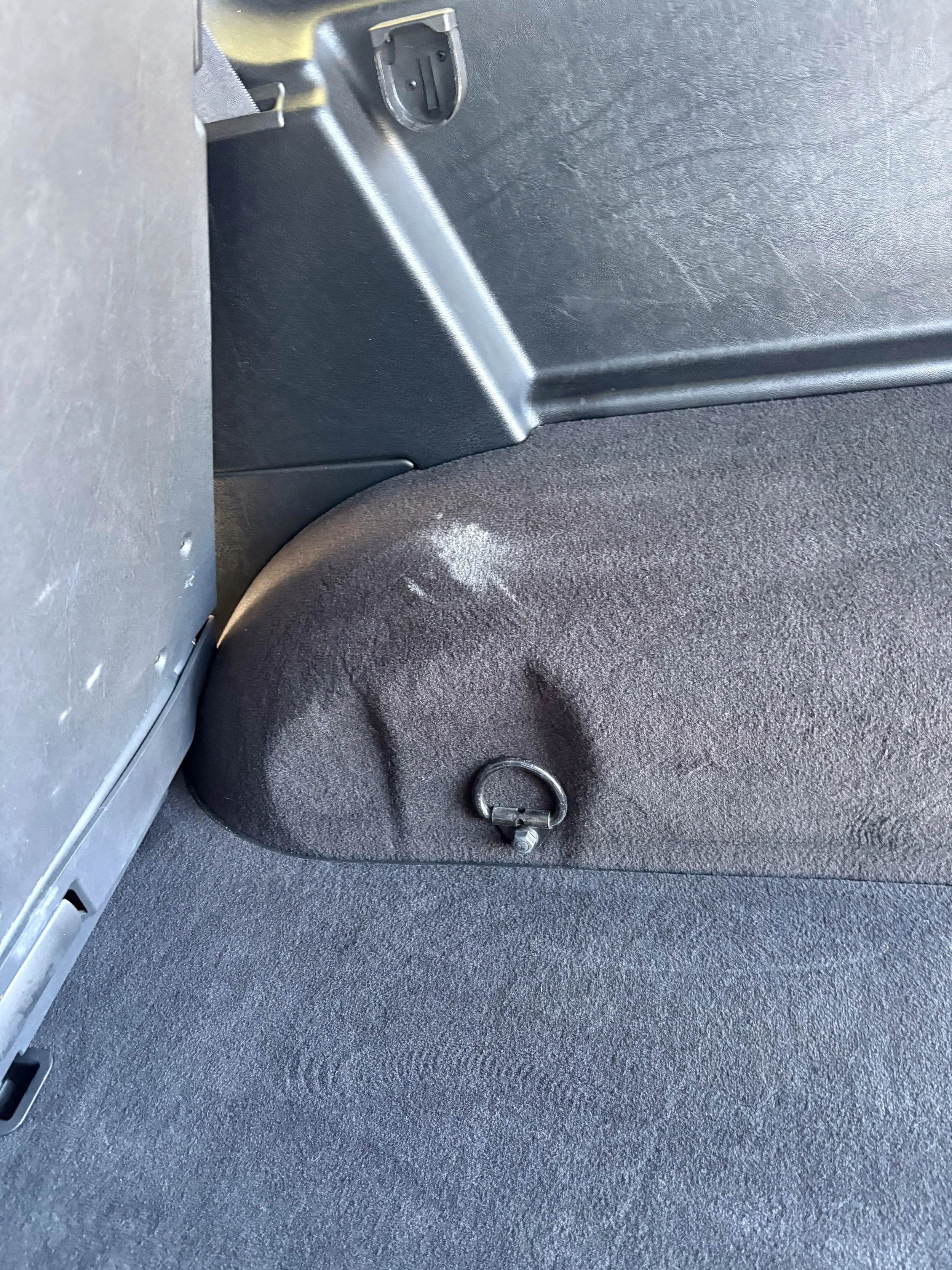 46-mercedes-g63-suv-cargo-area-detail.jpg