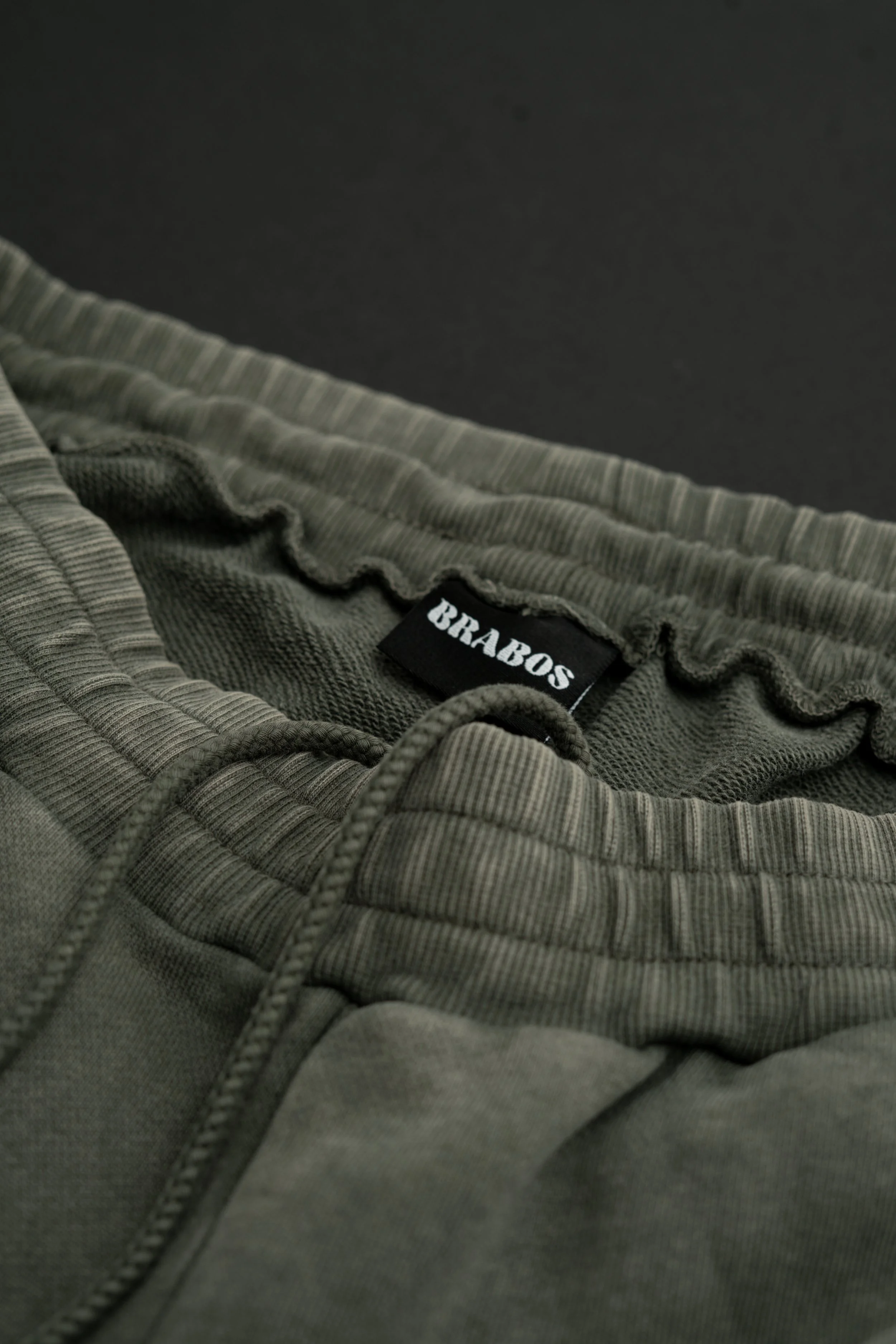 short-kaki-etiquettes.jpg