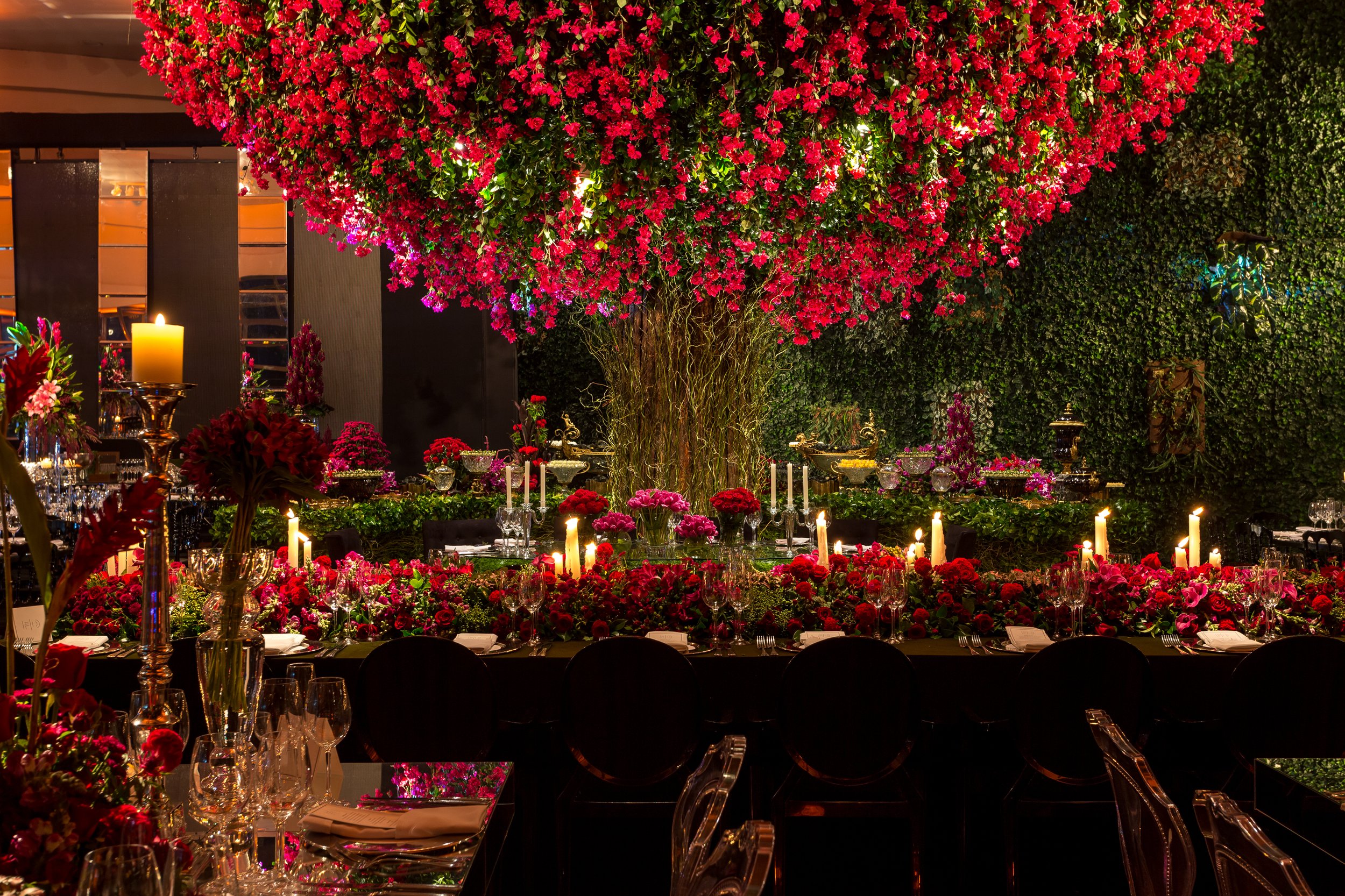 02-Árvore-Vermelha-Casamento-Decoração-Curitiba-Ranzolin-Eventos-e-Experiências-jpg.jpg