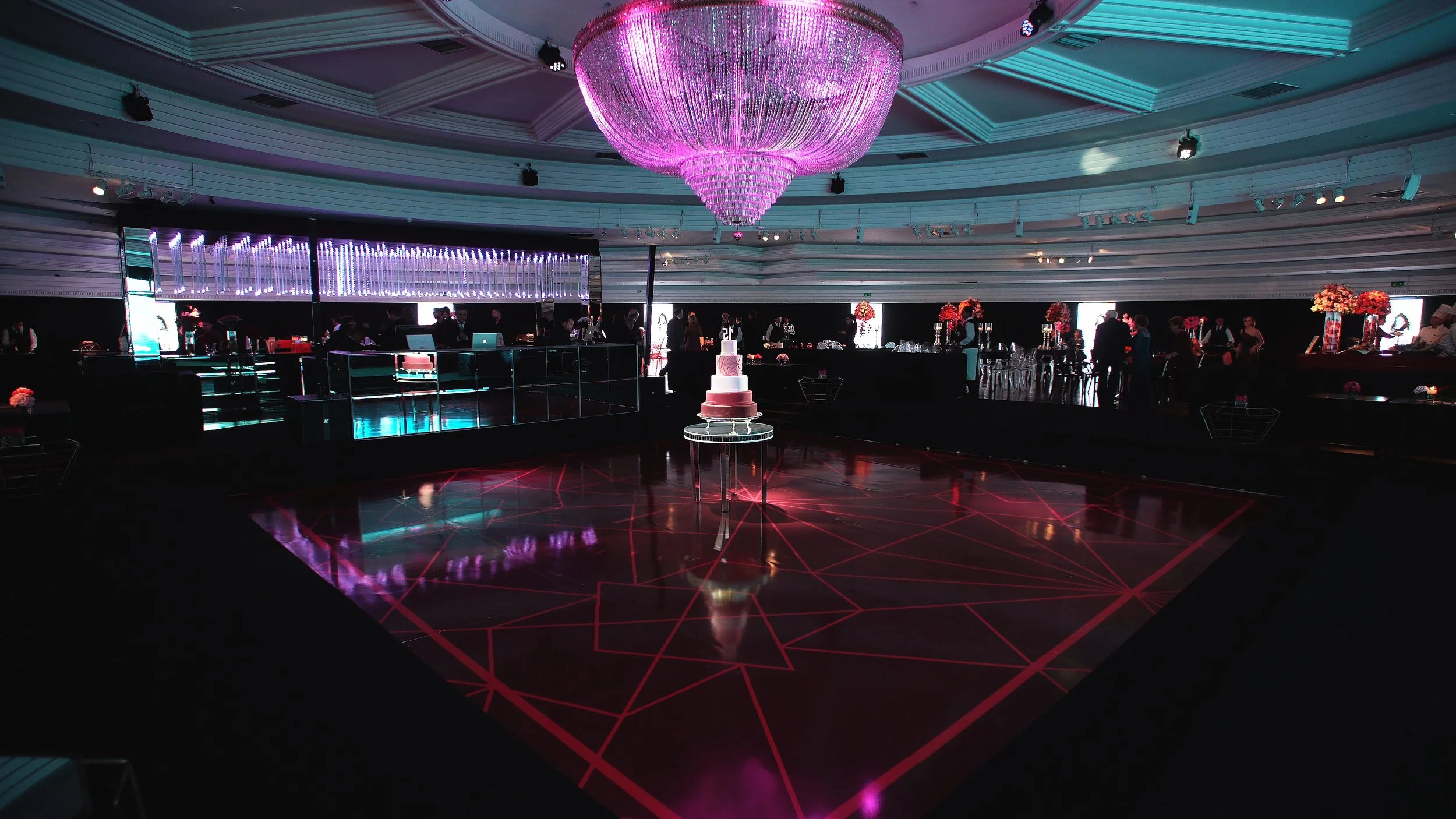 02-Sintonia-Incandescente-Festa-de-15-Anos-Decoração-Curitiba-Ranzolin-Eventos-e-Experiências-jpg.jpg