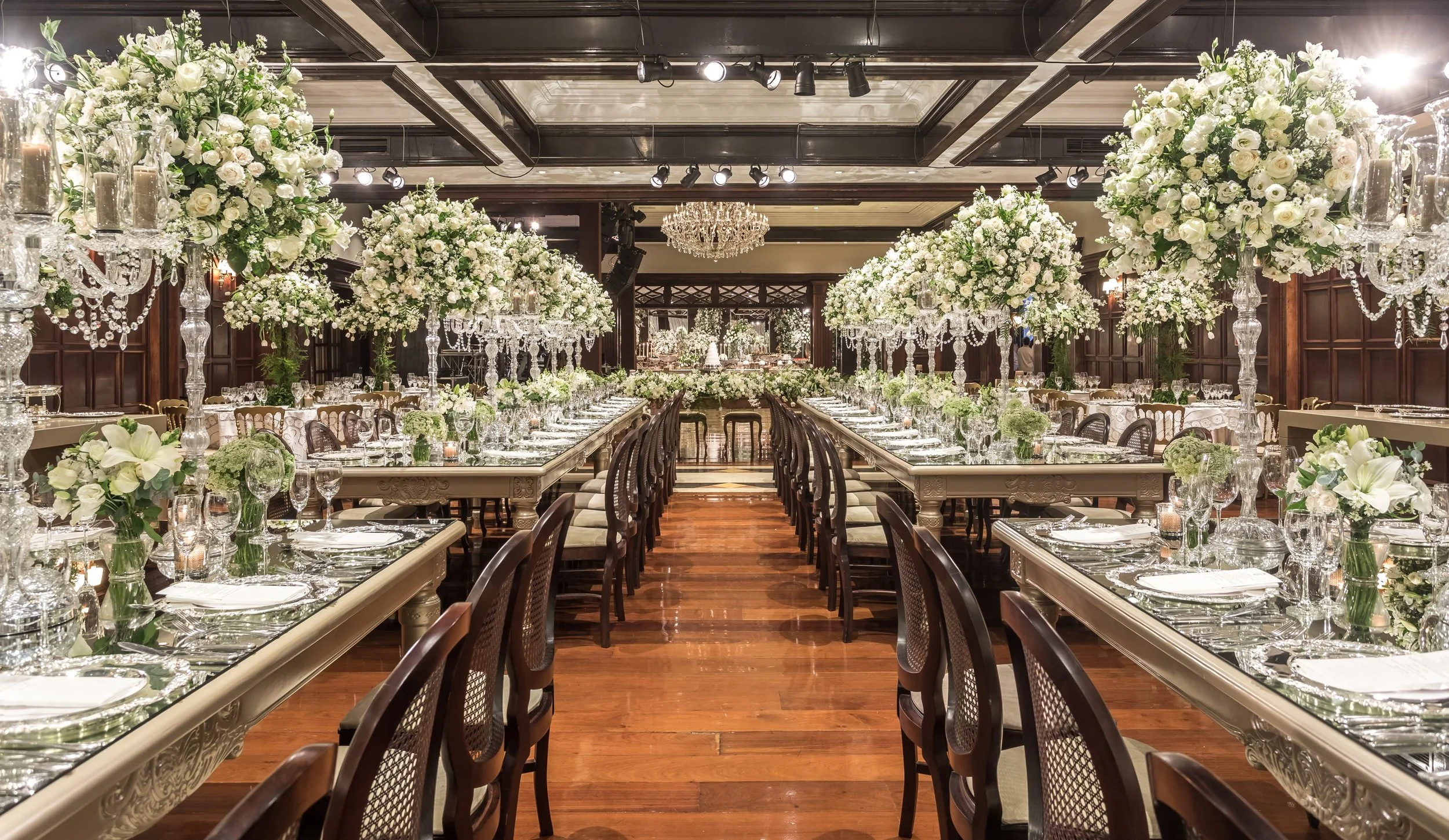 07-Exuberância-Clássica-Casamento-Decoração-Curitiba-Ranzolin-Eventos-e-Experiências-jpg.jpg
