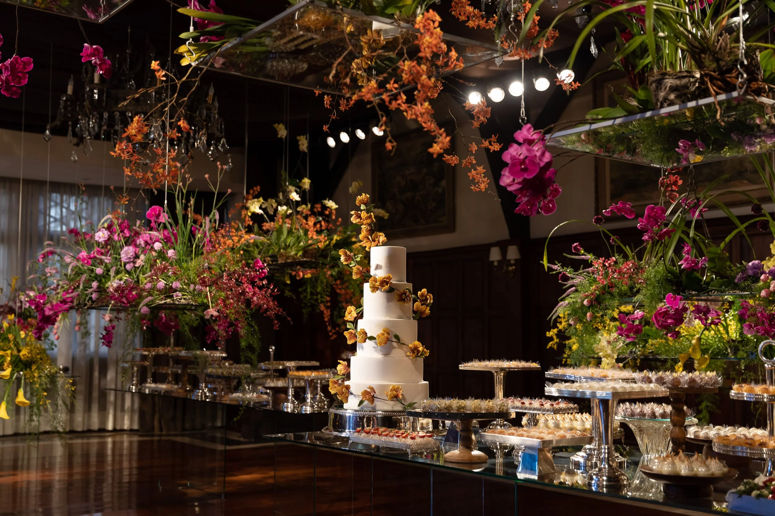 01-O-Voo-das-Flores-Casamento-Decoração-Curitiba-Ranzolin-Eventos-e-Experiências-jpg.jpg