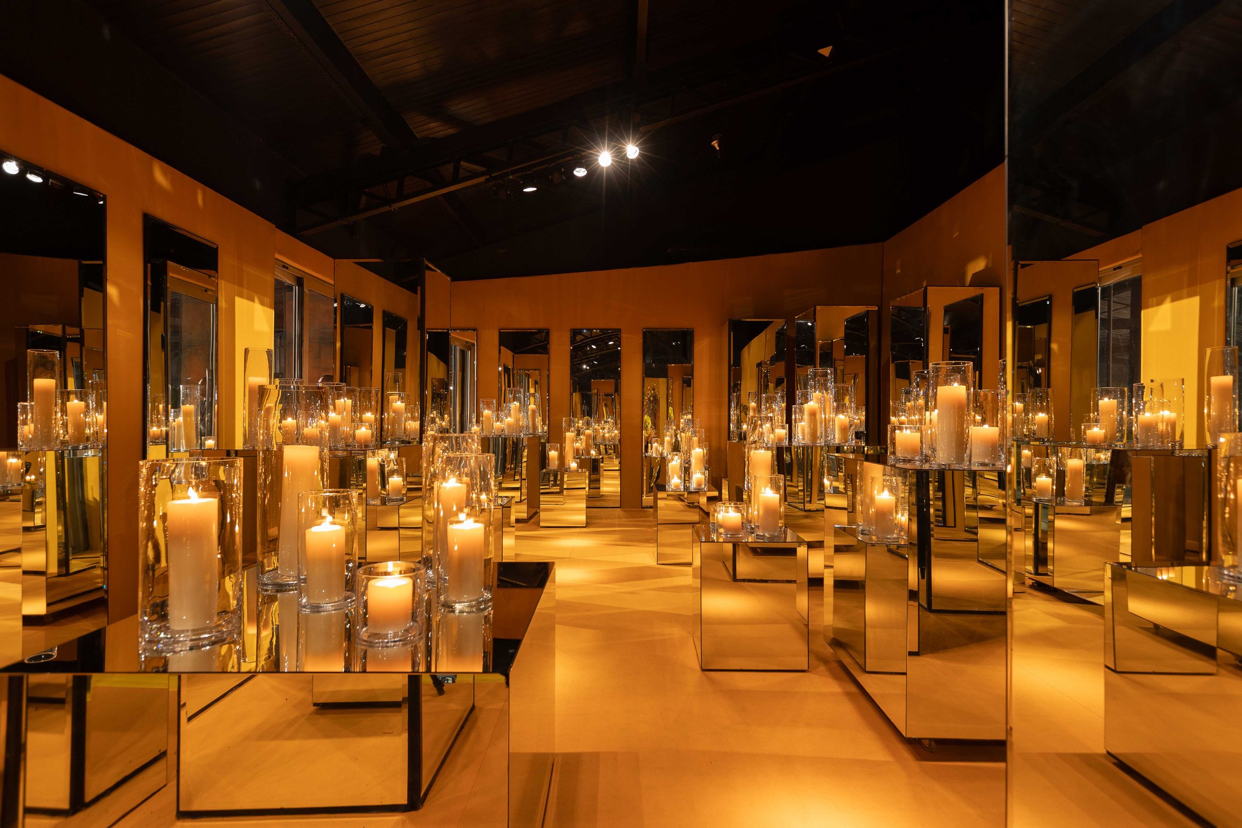 01-Jardim-Incandescente-Casamento-Decoração-Curitiba-Ranzolin-Eventos-e-Experiências-jpg.jpg