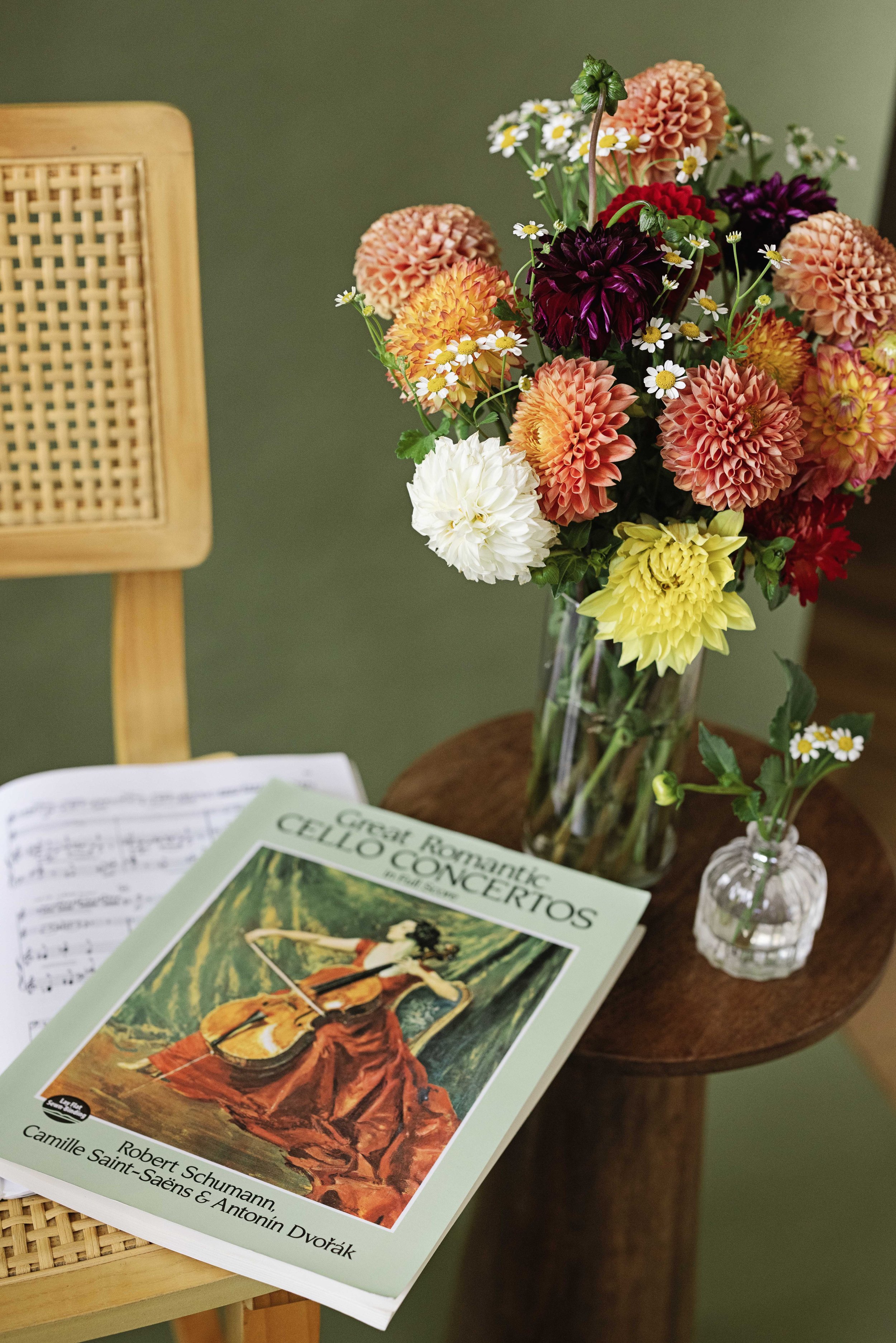 due corde - music and flowers.jpg