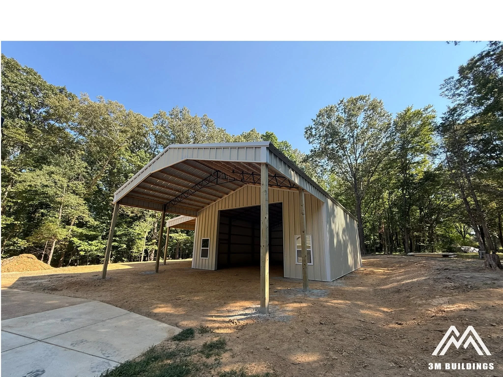 Benefits of Insulated Metal Pole Barn Shops for All-Season Use