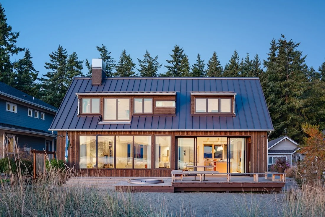 A Beach Cabin Offers a Private Getaway 