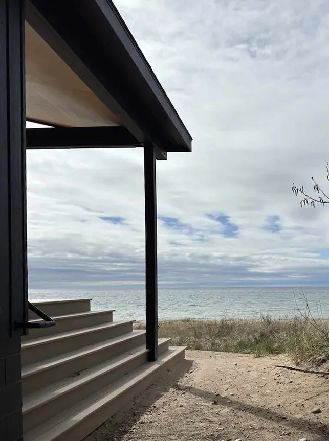 modern Lake Michigan house