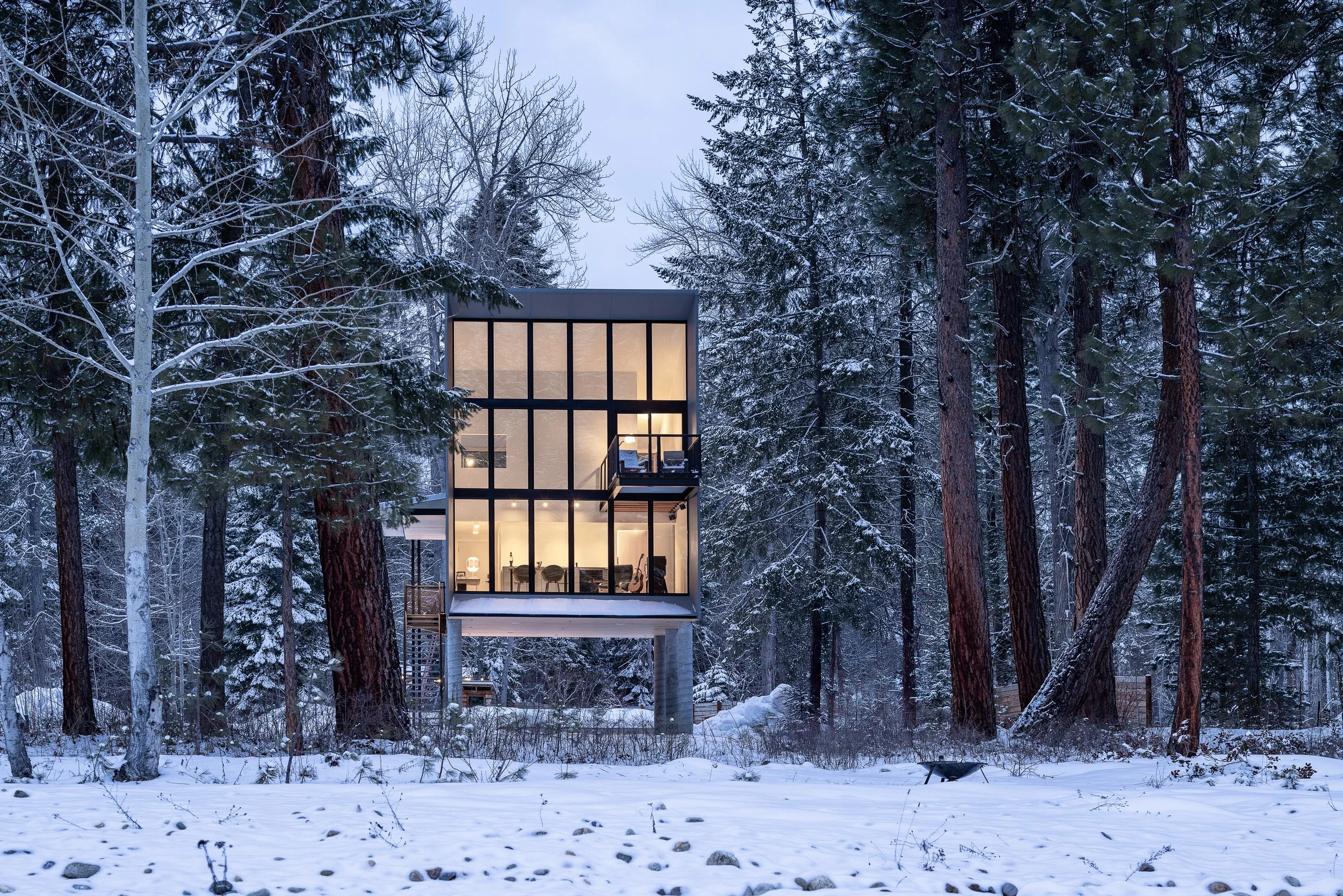 Wenatchee River Cabin: A Modern Retreat in Nature
