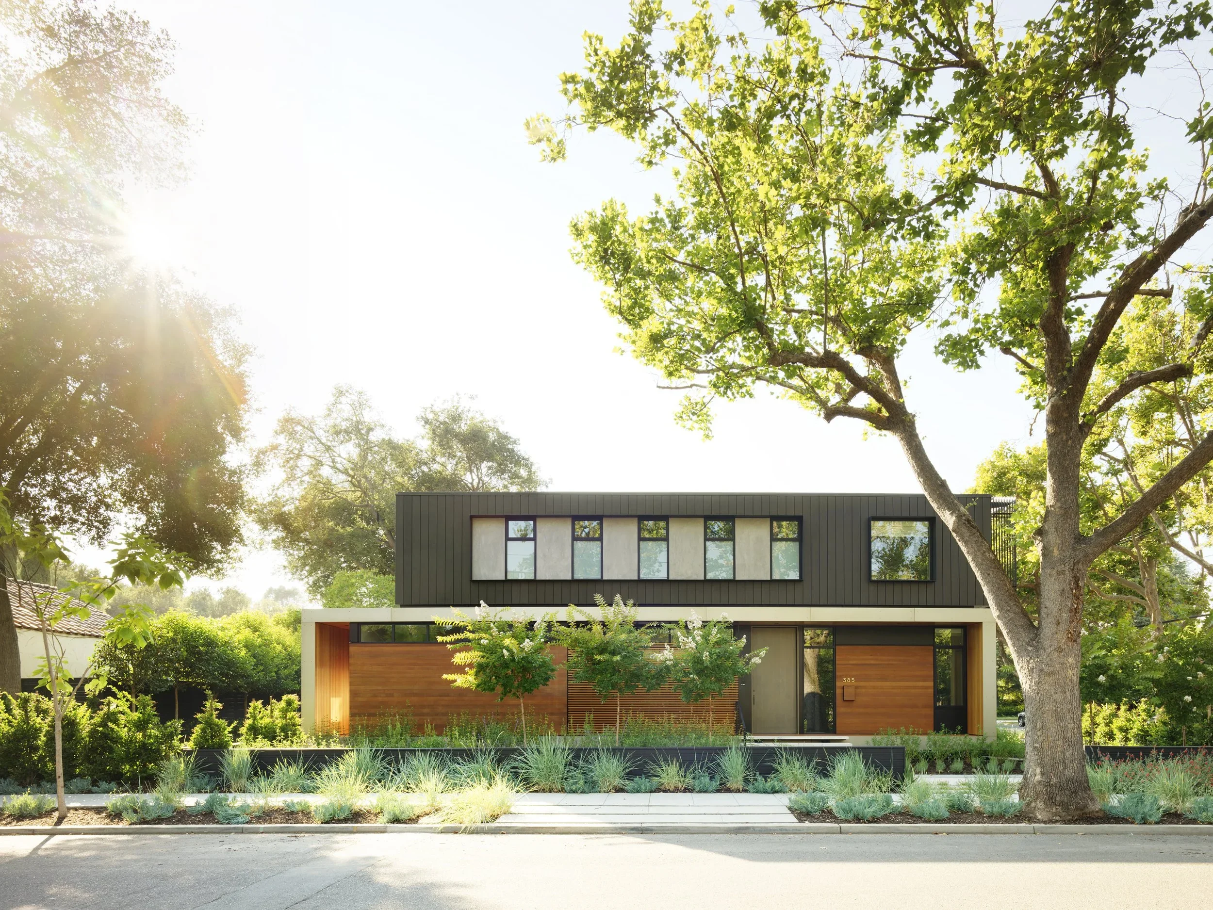Small, Flexible House with a Big Presence in Palo Alto