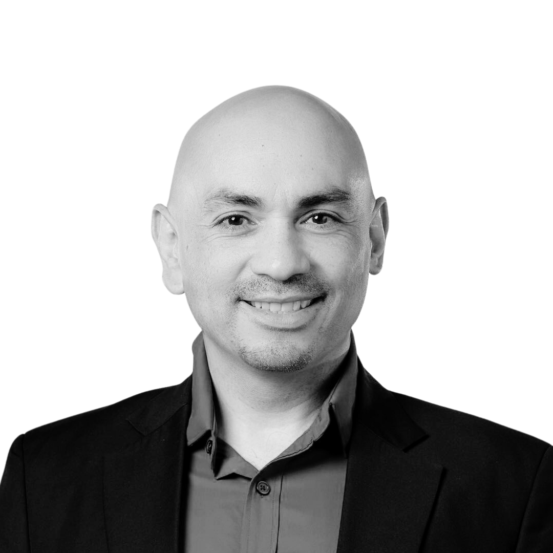 Black and white portrait of Oscar Cruz brs Partner