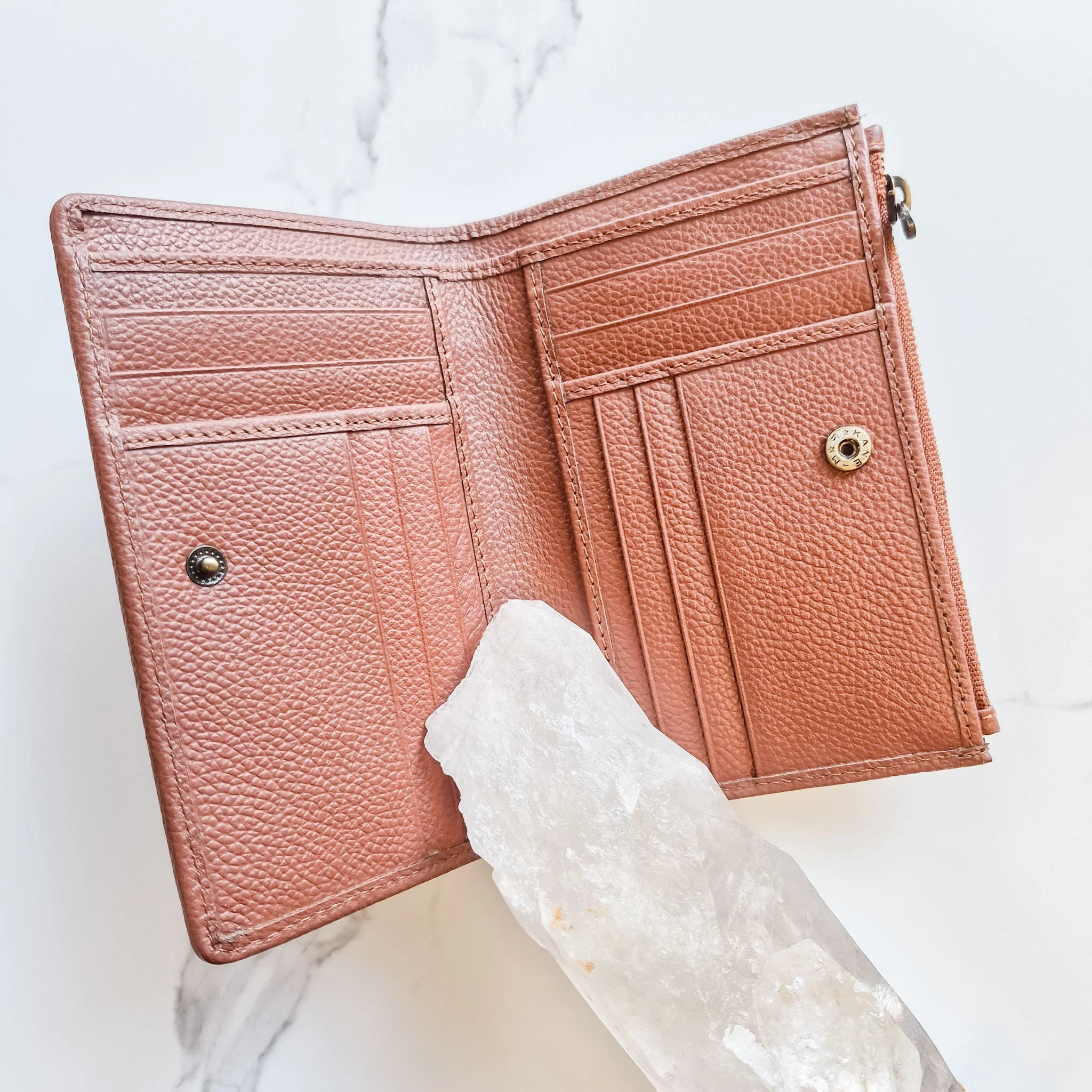 pastel-desert-sunrise-wallet-pink-myra-2026-2.jpg