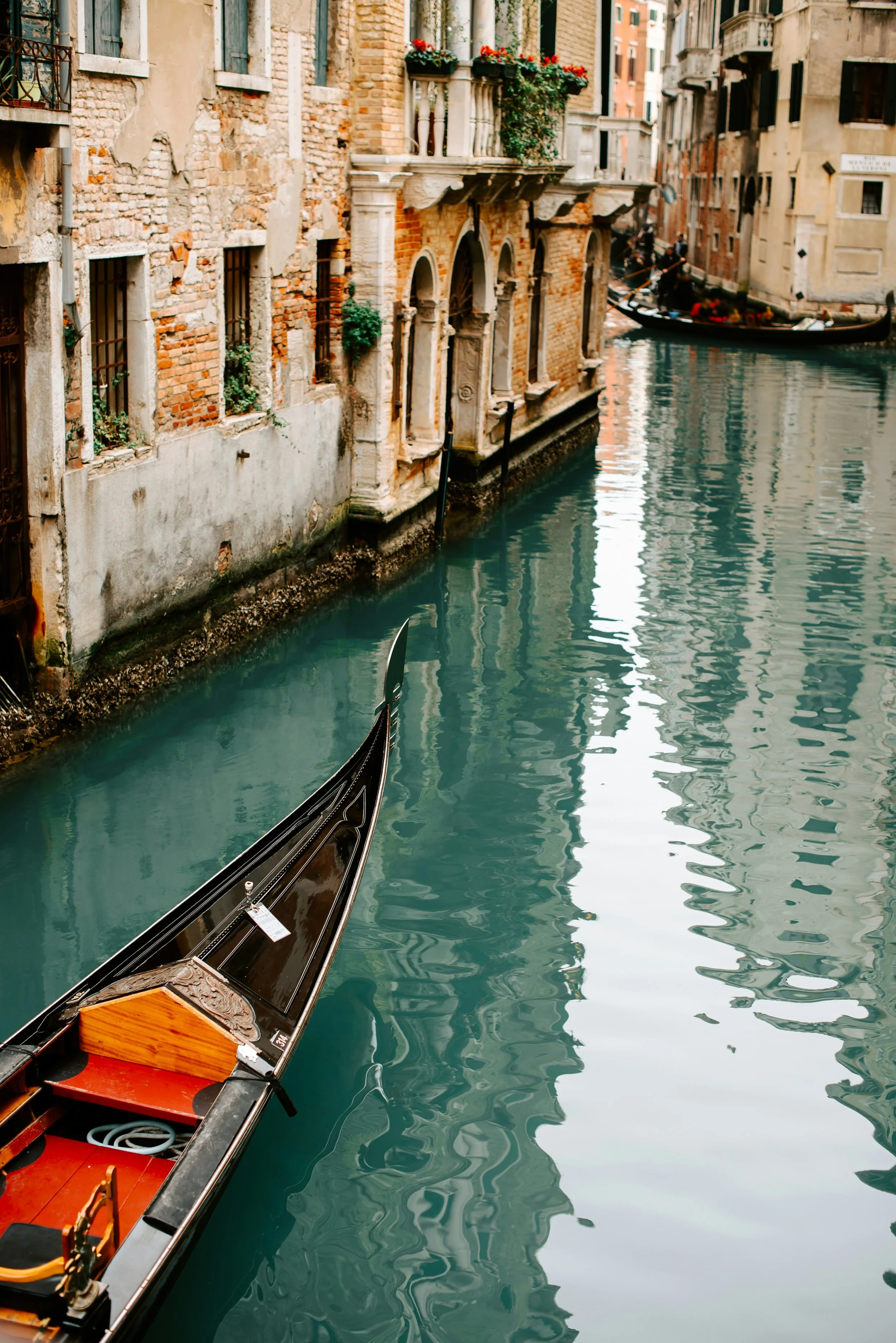 TTS_images_venice_gondola_canal.jpg