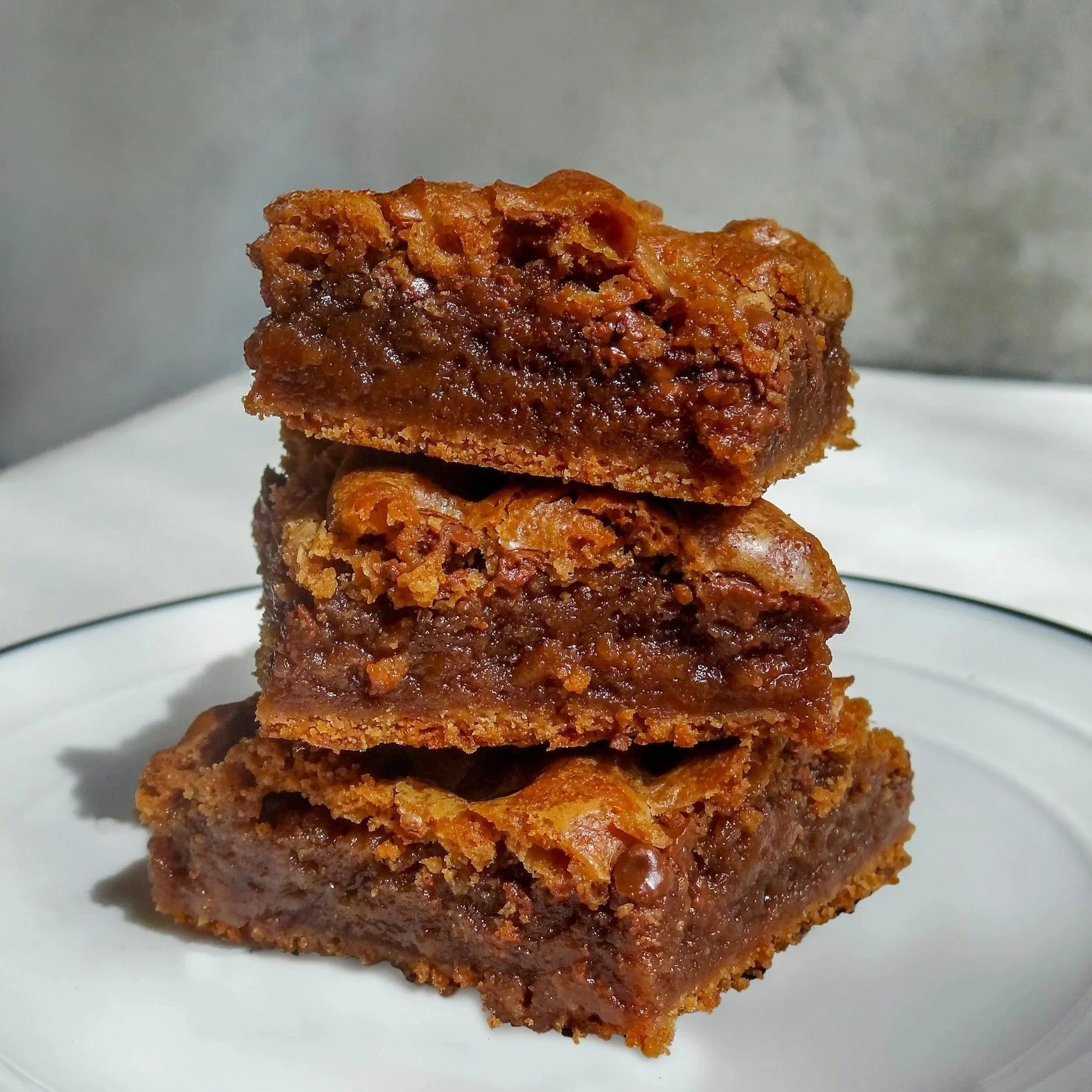 SALTED CARAMEL BROWNIES Ooey, gooey, chewy and DELICIOUS. Flakes of sea salt wake up the taste buds, and these
rich, decadent treats take the word "brownie" to the next level! (Min. order - 6)