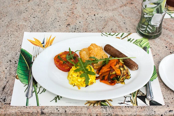 5-star safari lodge in South Africa works with Certified Vegan Hospitality Consultant to add amazing vegan menu options 