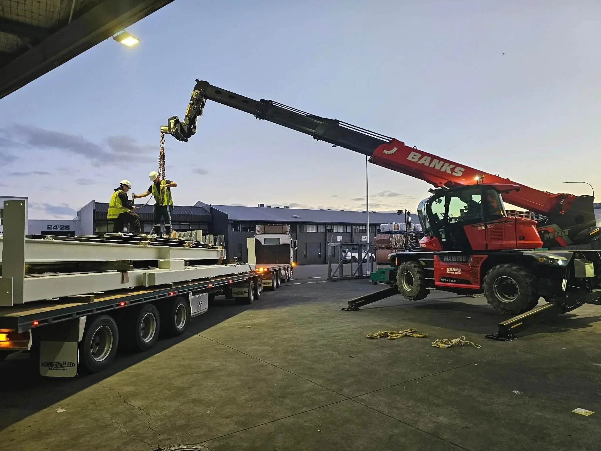 Upper hutt Steel Erection, steel unload Crane Banks Crane and Transport