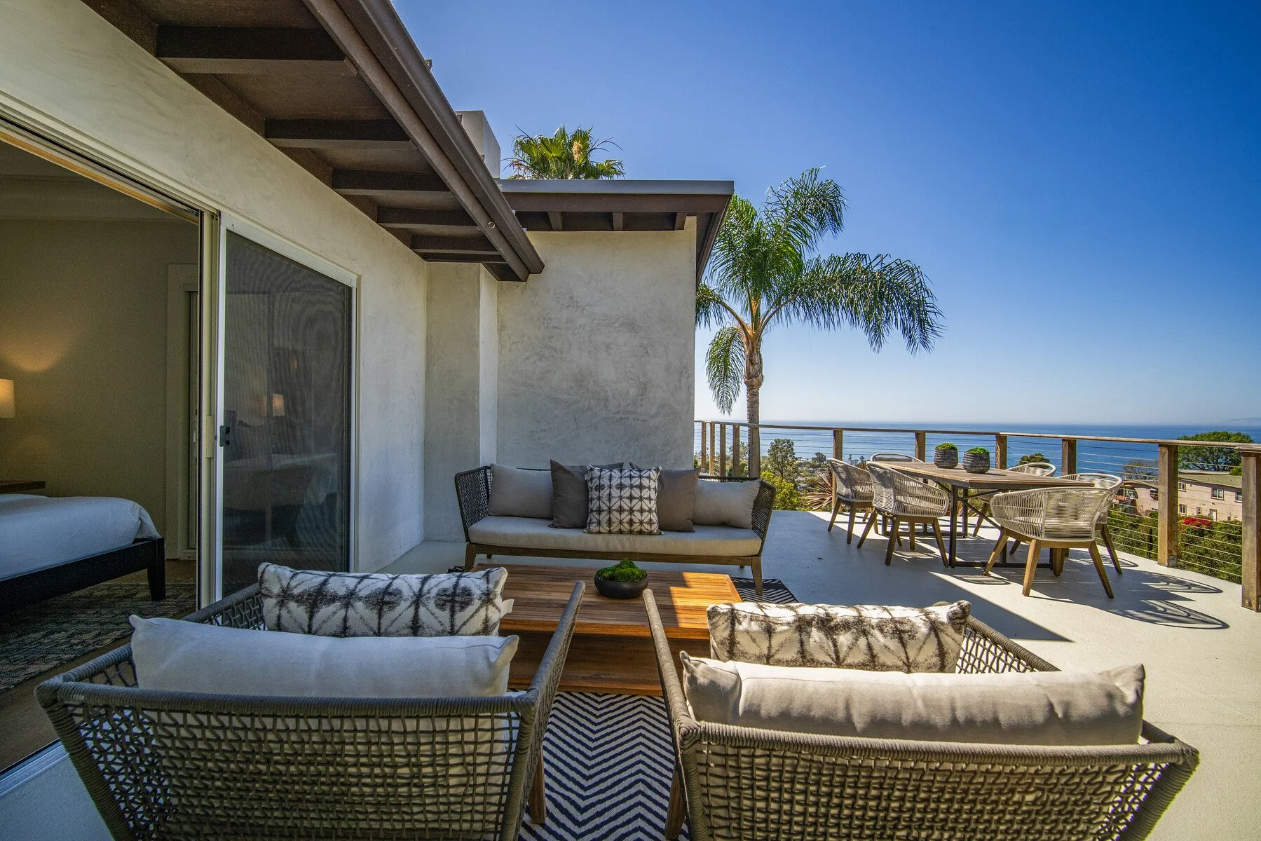 Upstairs ocean view terrace 