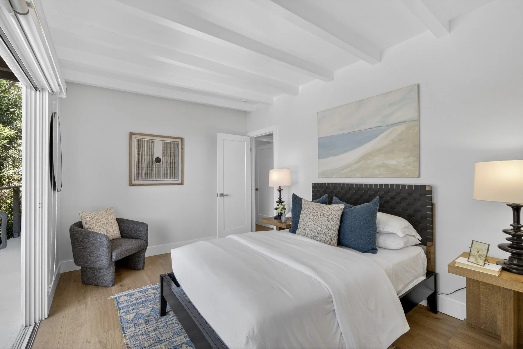 Upstairs guest bedroom with ocean view