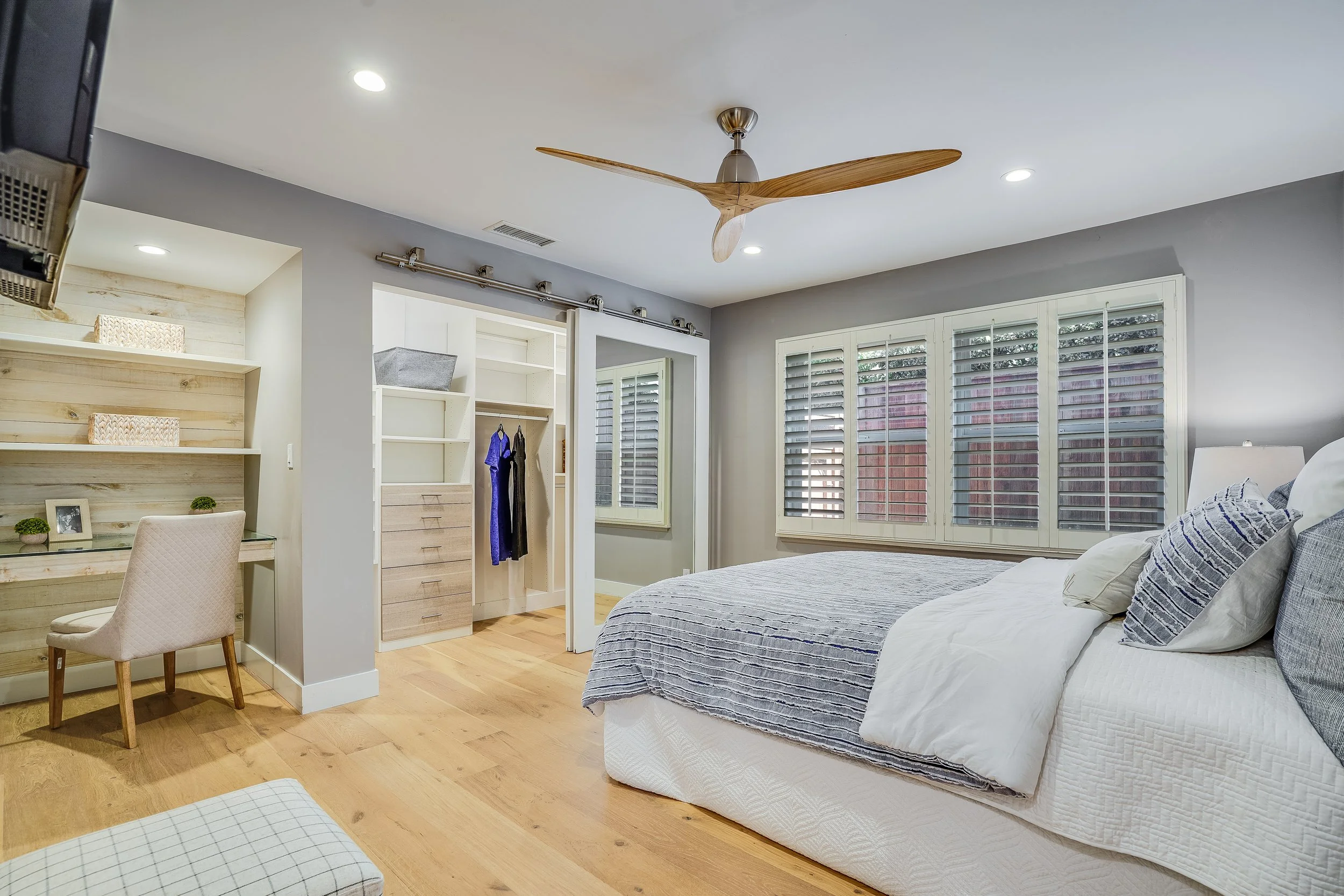 Guest Suite with office nook