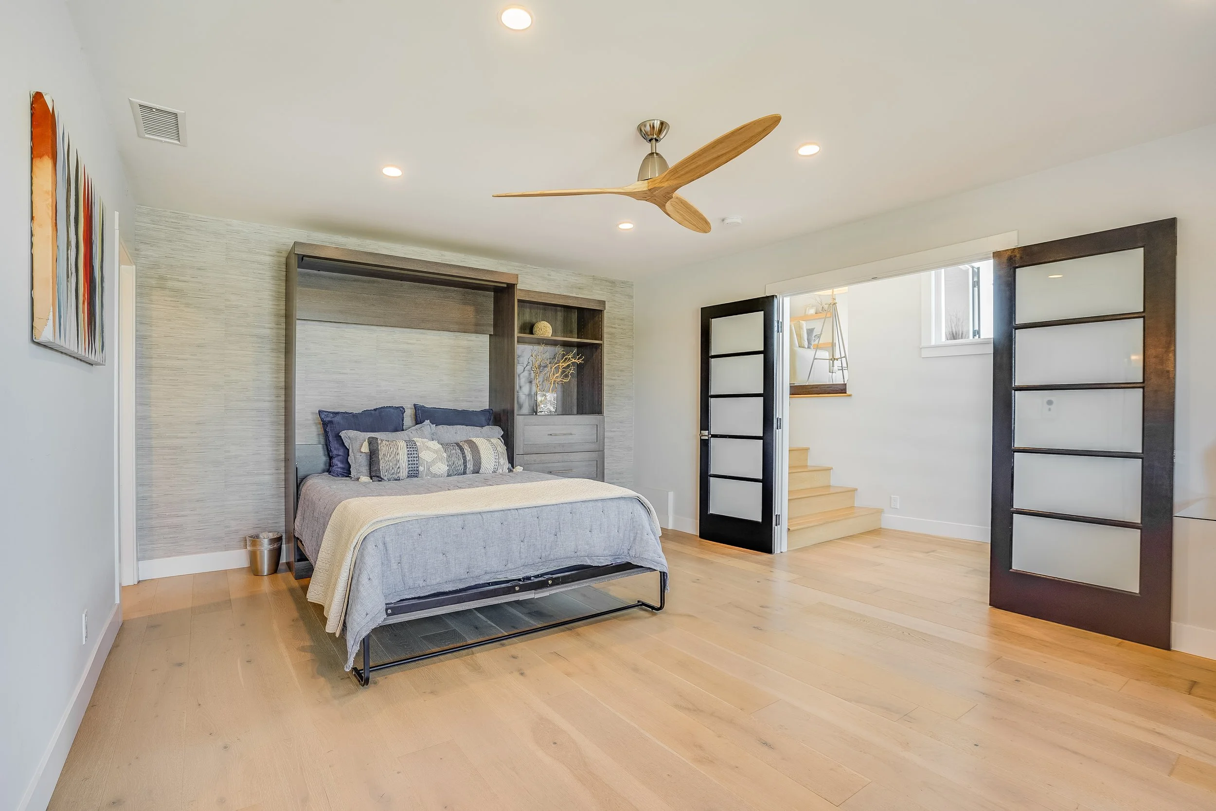 Second master or expansive office