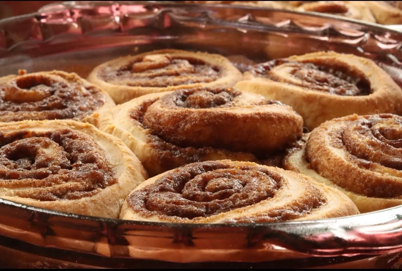 Looking for a sweet treat that&rsquo;s still gut friendly? ✨ Hippy Harvest has you covered! ❤️ Choose our 6-pack of homemade sourdough cinnamon rolls or our delightful homemade pop tarts. Check out our menu and place your order today at www.hippy-har