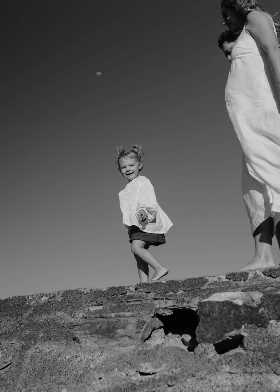 gold-coast-family-photographer-with-child-candid-moment.jpg