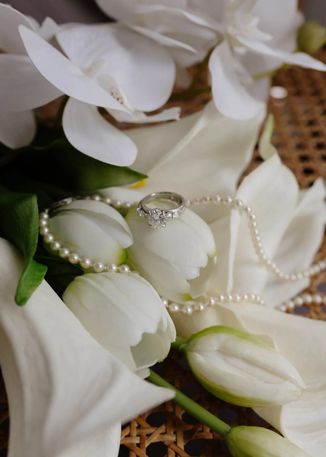 brisbane-wedding-photographer-engagement-ring-flatlay-flowers.jpg