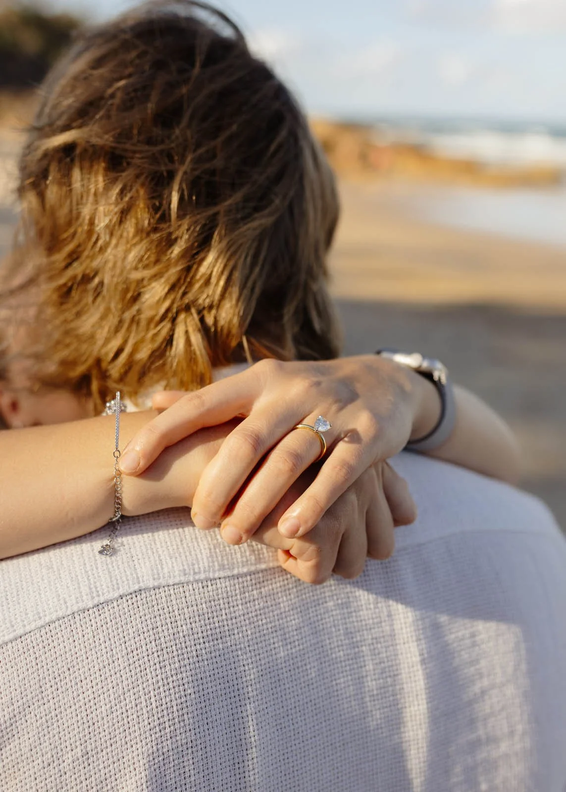 brisbane-wedding-photographer-engagement-ring-hug-detail.jpg