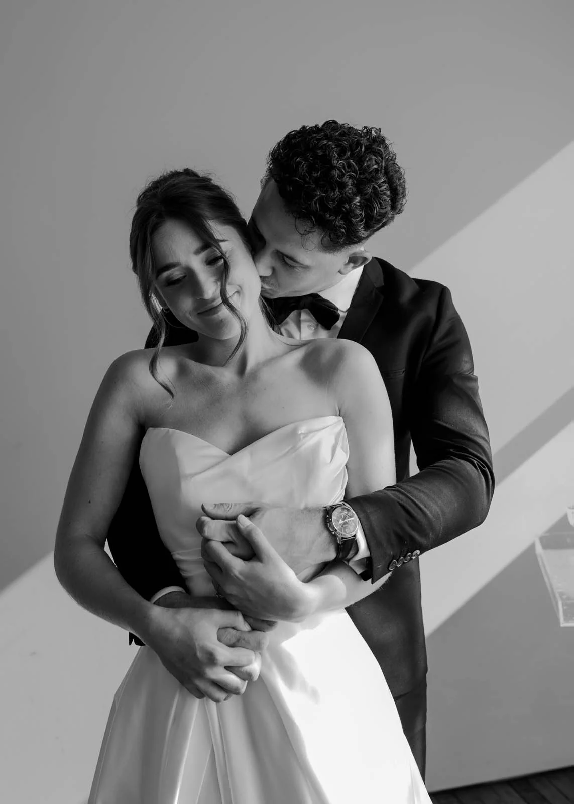 brisbane-wedding-photographer-couple-portrait-black-and-white.jpg