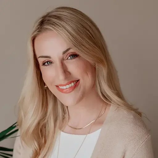 Amanda Boer, holistic and integrative therapist in Sioux Falls offering EMDR, mindfulness, and mind-body approaches for trauma and nervous system healing.