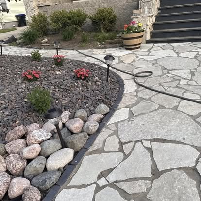 Flagstone walkway Sml.jpg