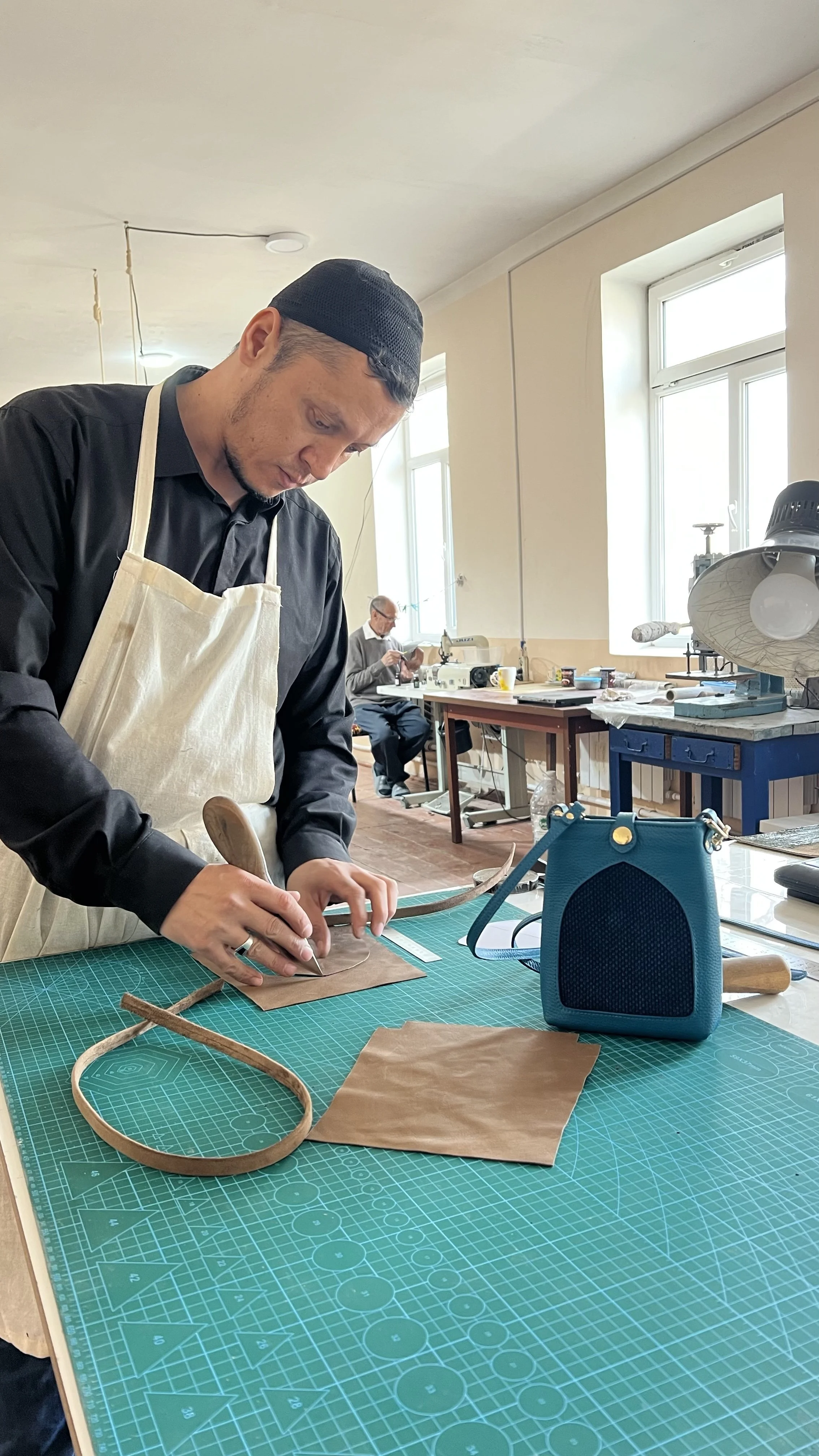 Eldorbek Matmusaev at work in Fergana.

Carrying forward a tradition of craftsmanship shaped by hand and time.