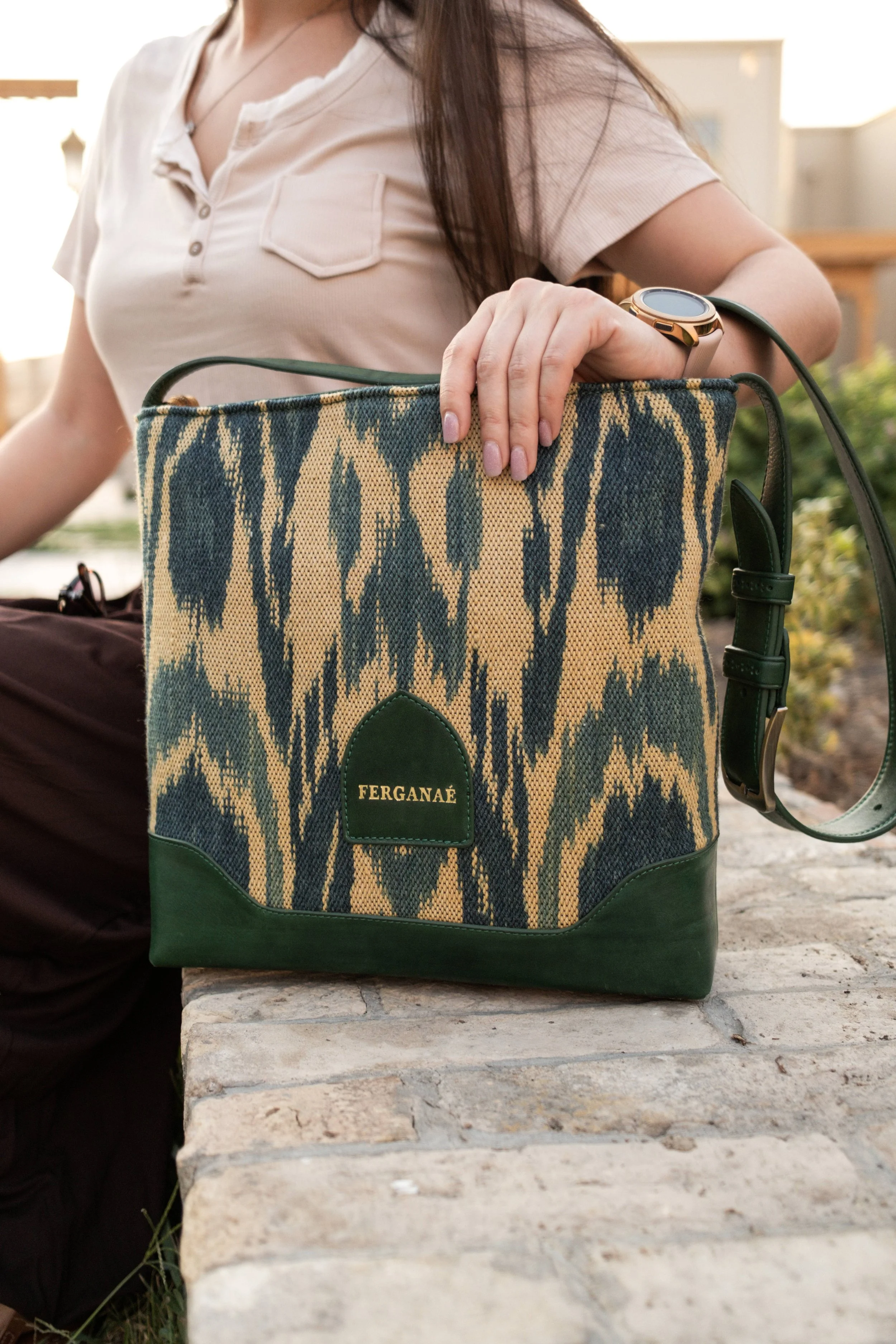 Adras Light Tote
