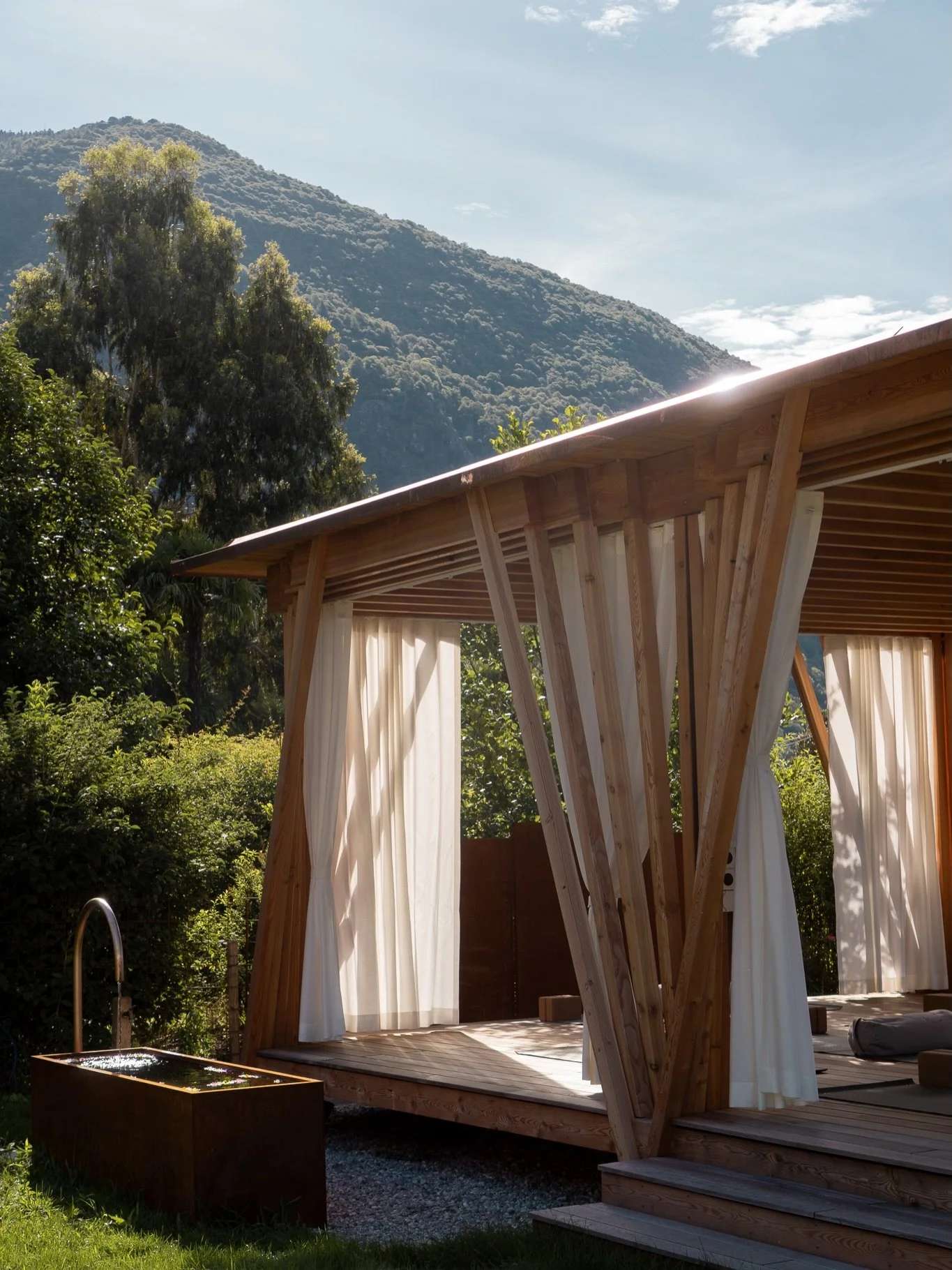 Capturing the magical Yoga Shala of @casaprana.ch 🌀

#hospitalityphotographer #boutiquehoteldesign #switzerlandpictures #ticinoswitzerland #ticinotourismo